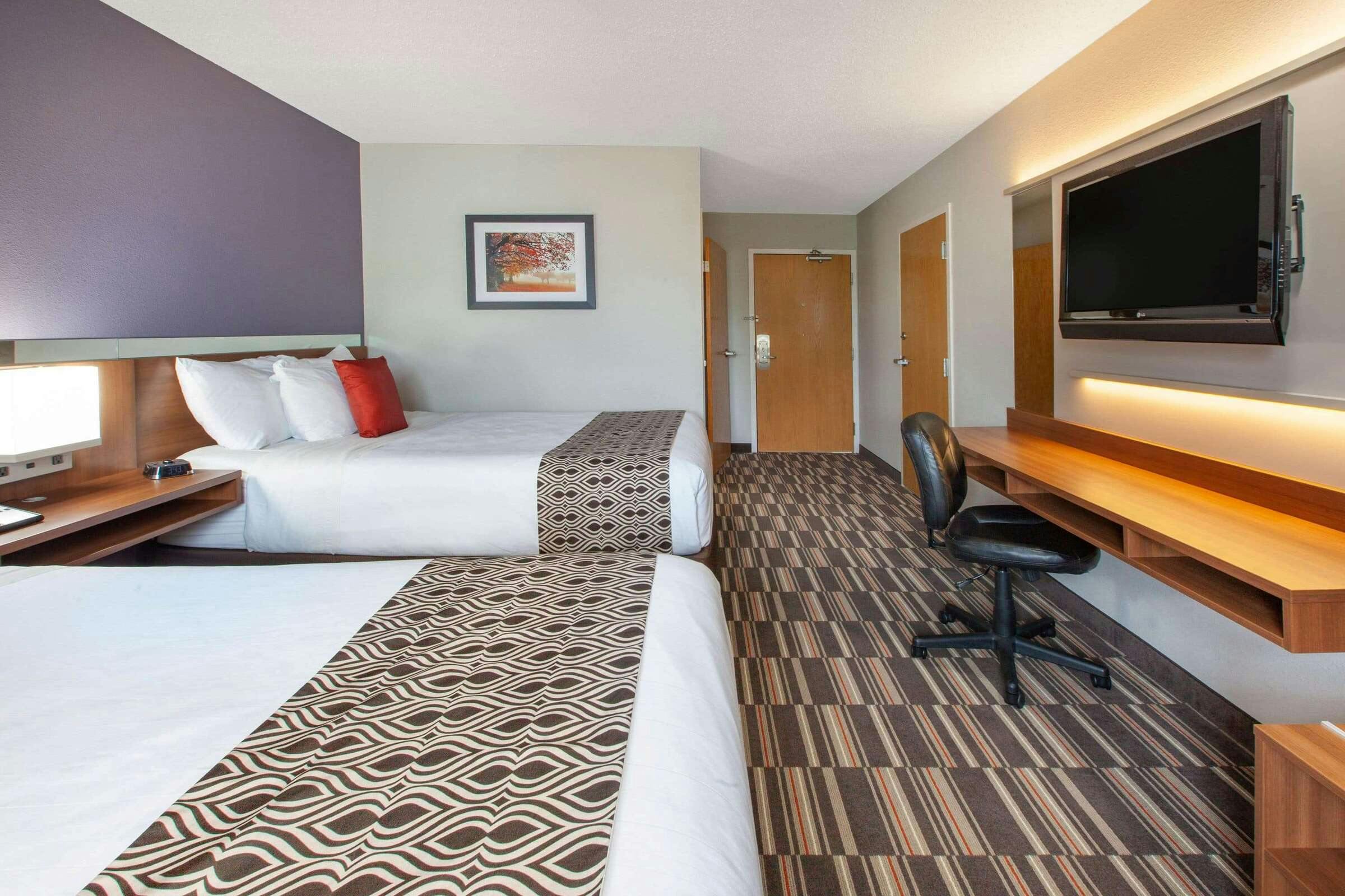 Hotel Microtel Inn & Suites by Wyndham Pittsburgh Airport photo 3
