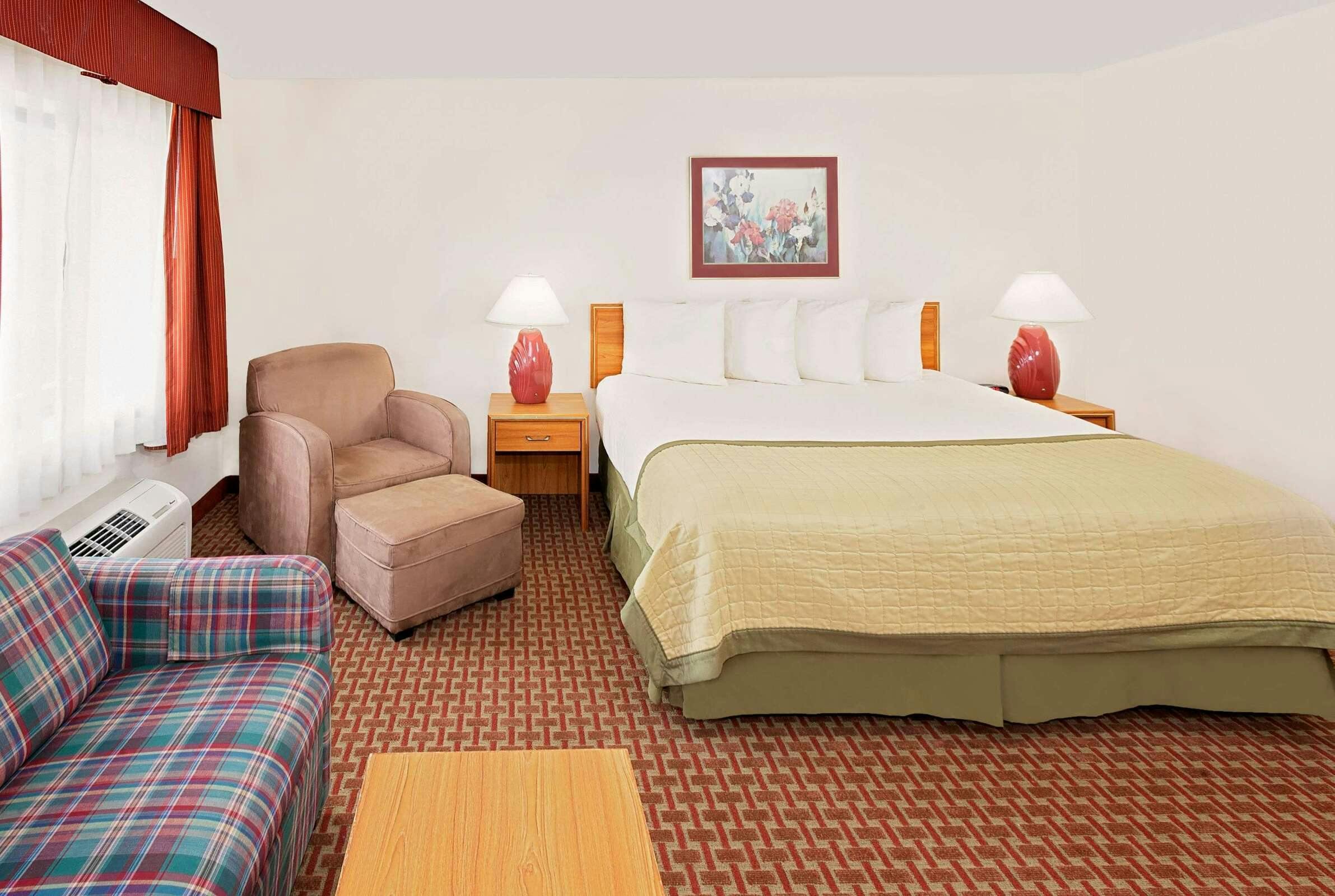 Hotel Baymont by Wyndham St. Joseph/Stevensville photo 5