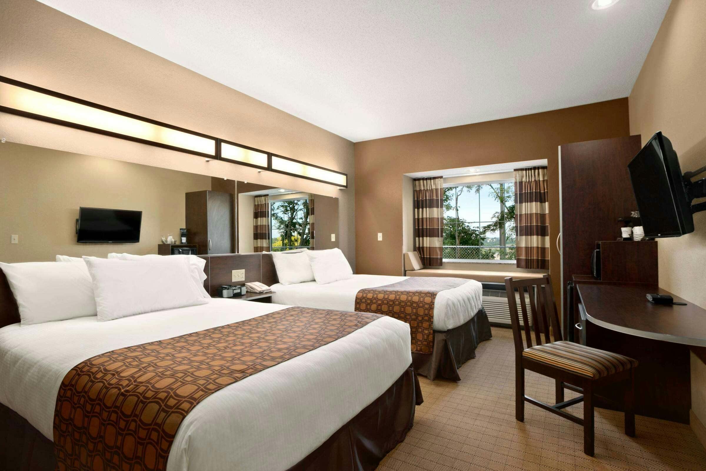 Hotel Microtel Inn & Suites by Wyndham St Clairsville/Wheeling photo 1