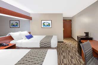 Hotel Microtel Inn & Suites by Wyndham Manistee photo 2