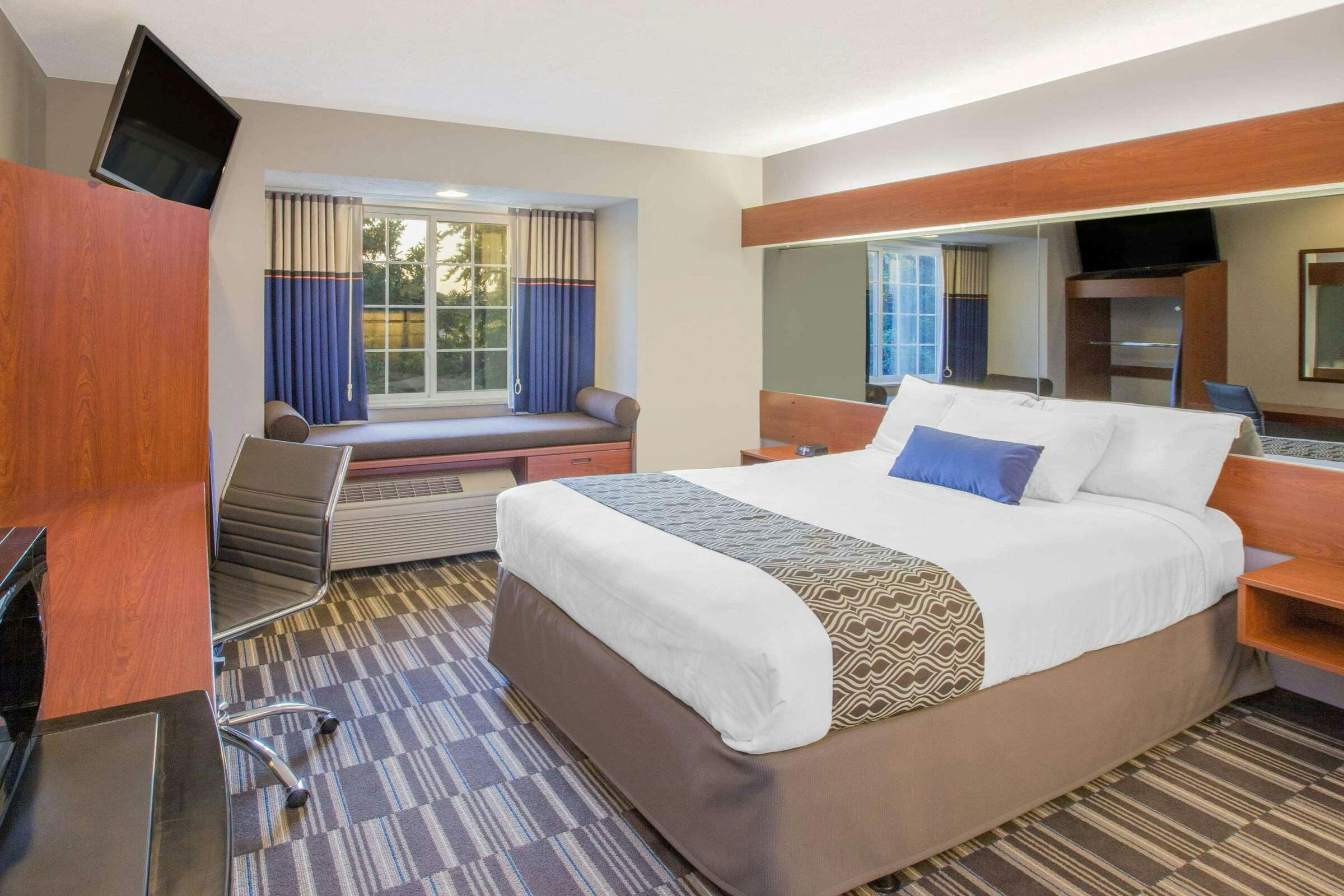 Hotel Microtel Inn & Suites by Wyndham Manistee photo 5