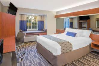 Hotel Microtel Inn & Suites by Wyndham Manistee photo 5