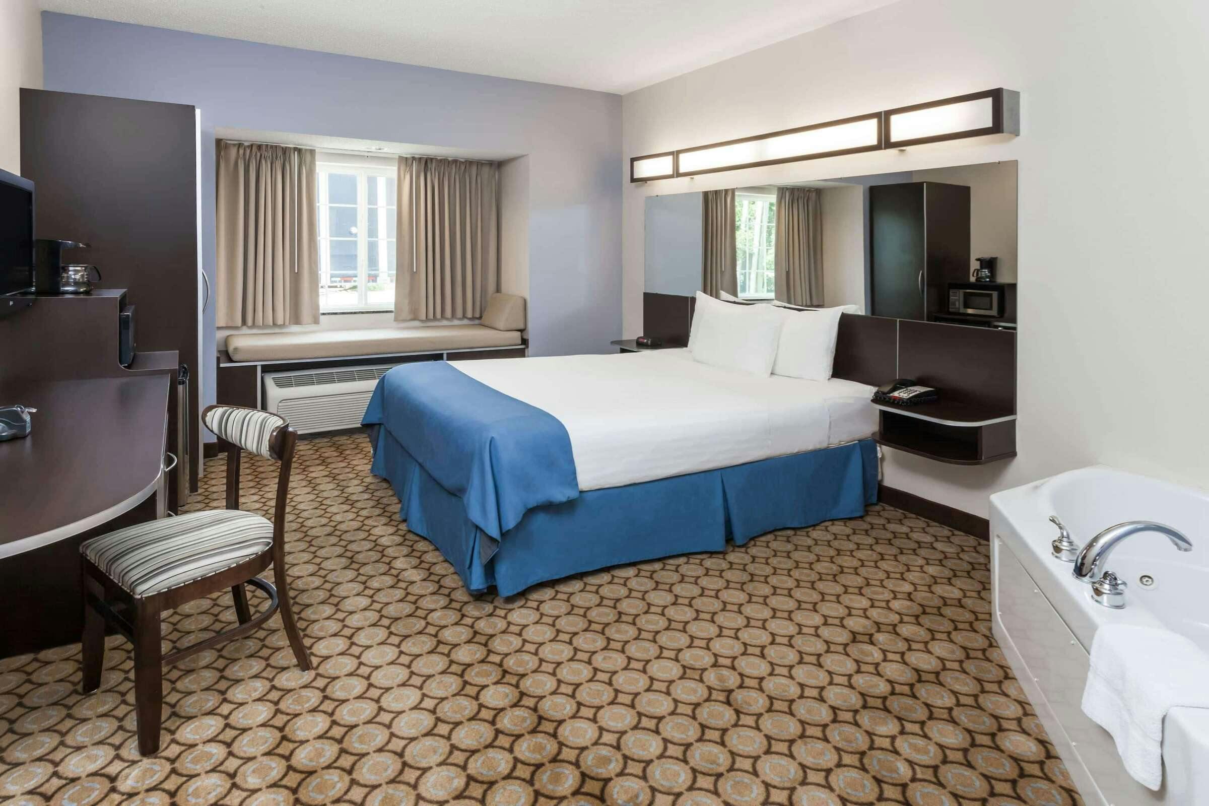 Hotel Microtel Inn & Suites by Wyndham Elkhart photo 2