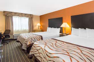 Hotel Baymont by Wyndham Muskegon photo 4