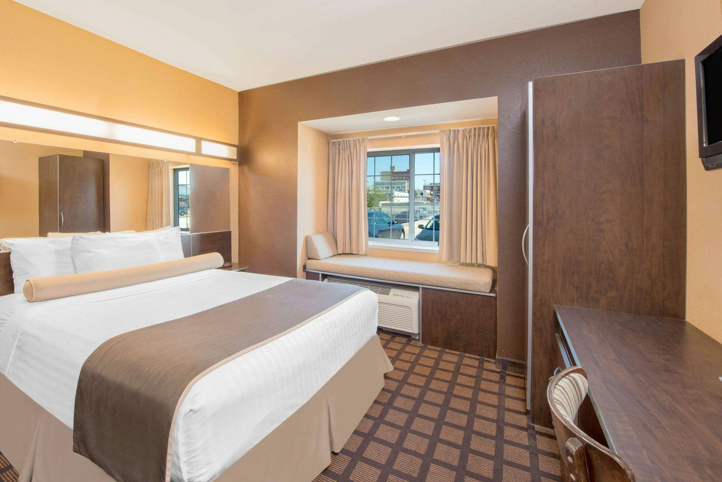 Hotel Microtel Inn & Suites by Wyndham Quincy Downtown/River Area photo 5