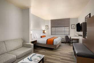 Hotel TQ Marguerite Garden Grove photo 2