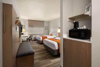 Hotel TQ Marguerite Garden Grove photo 5