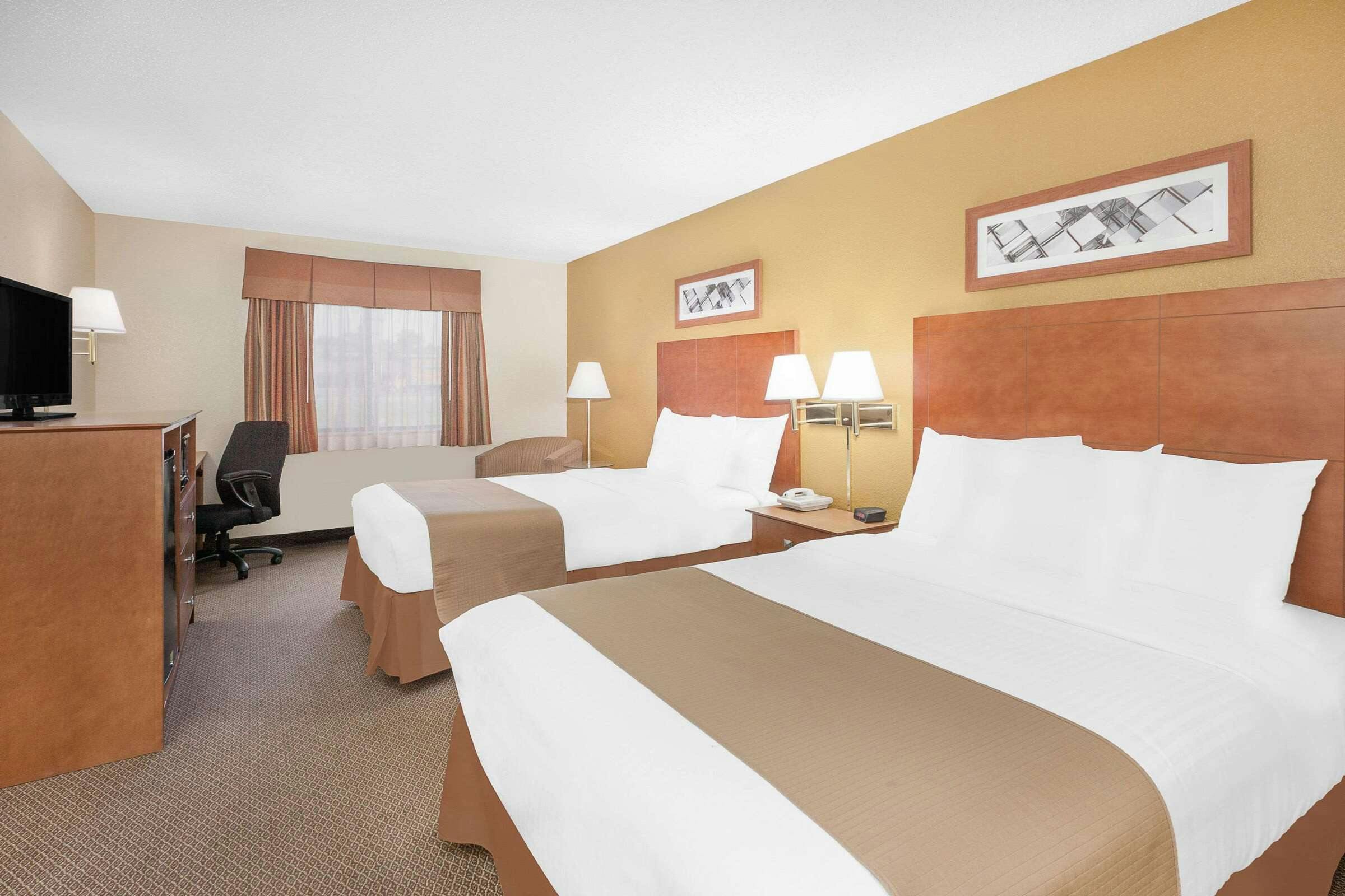 Hotel Baymont I S Port Huron photo 4