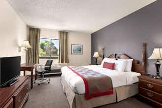 Hotel Ramada by Wyndham Arcata photo 2