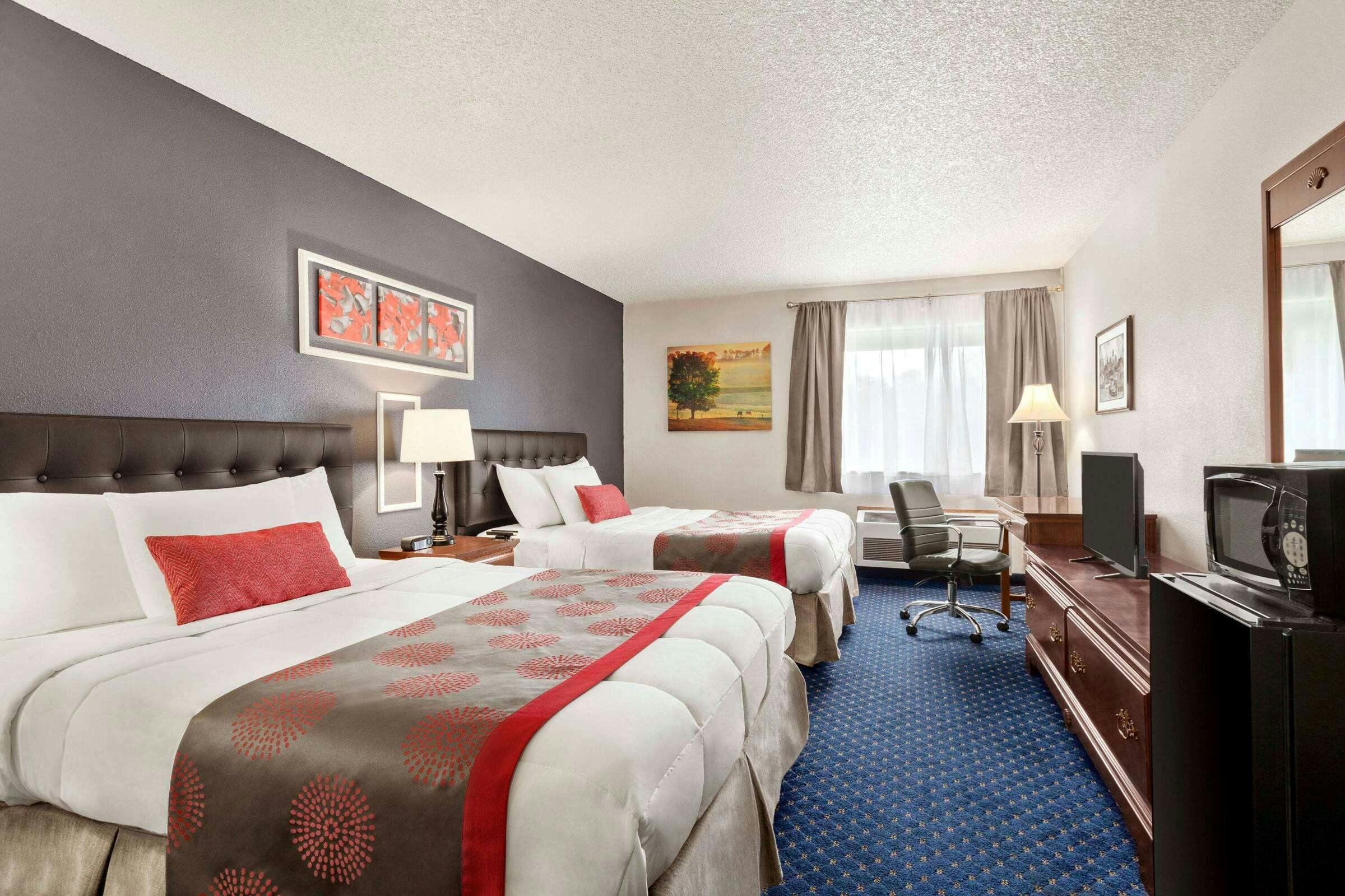 Hotel Ramada by Wyndham Arcata photo 3