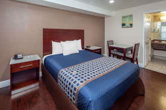 Hotel Travelodge Harbor City photo 4