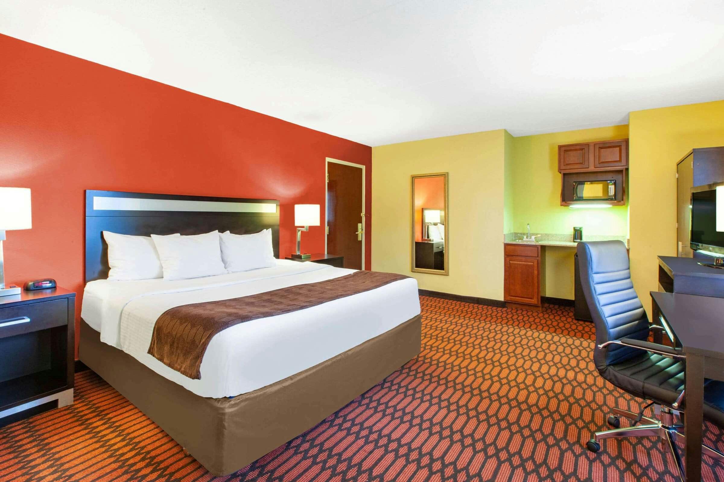 Hotel Baymont Harrisburg photo 1