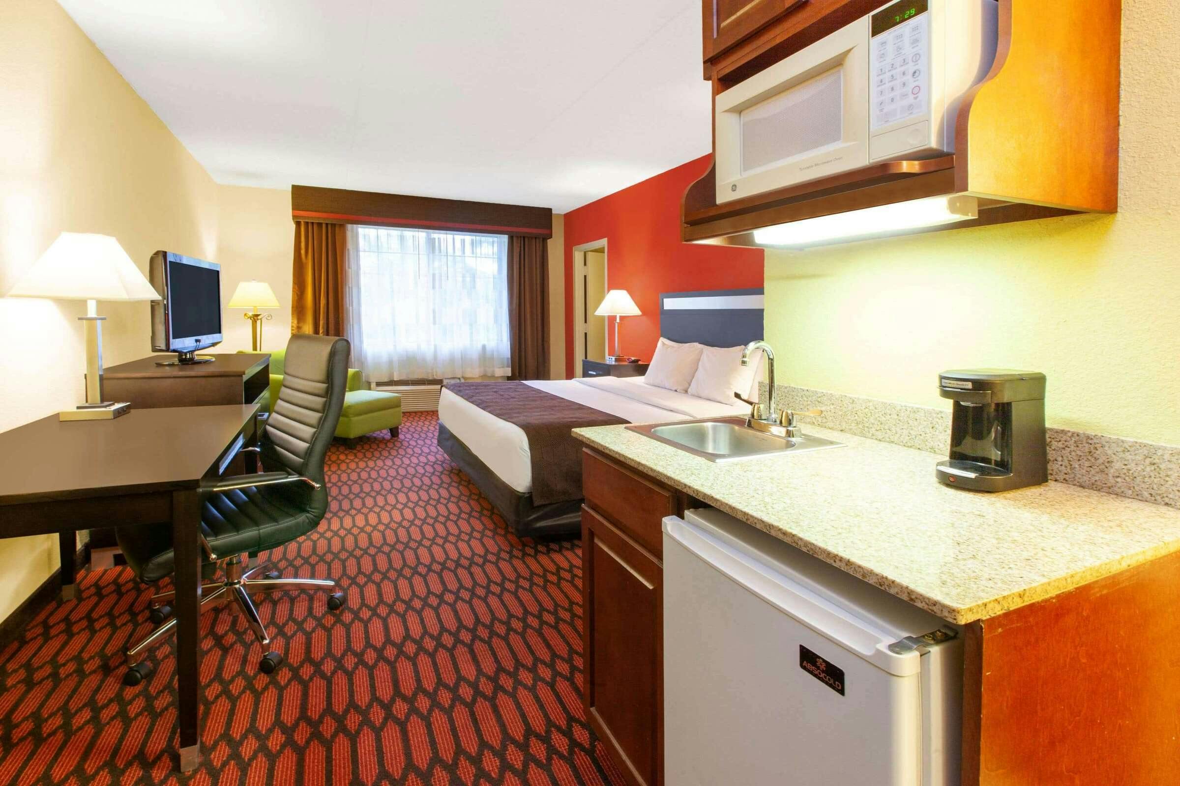 Hotel Baymont Harrisburg photo 4
