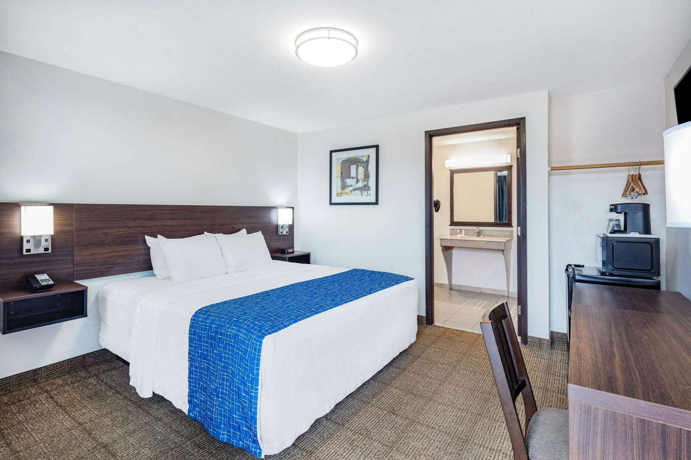 Hotel Travelodge by Wyndham Newport photo 5