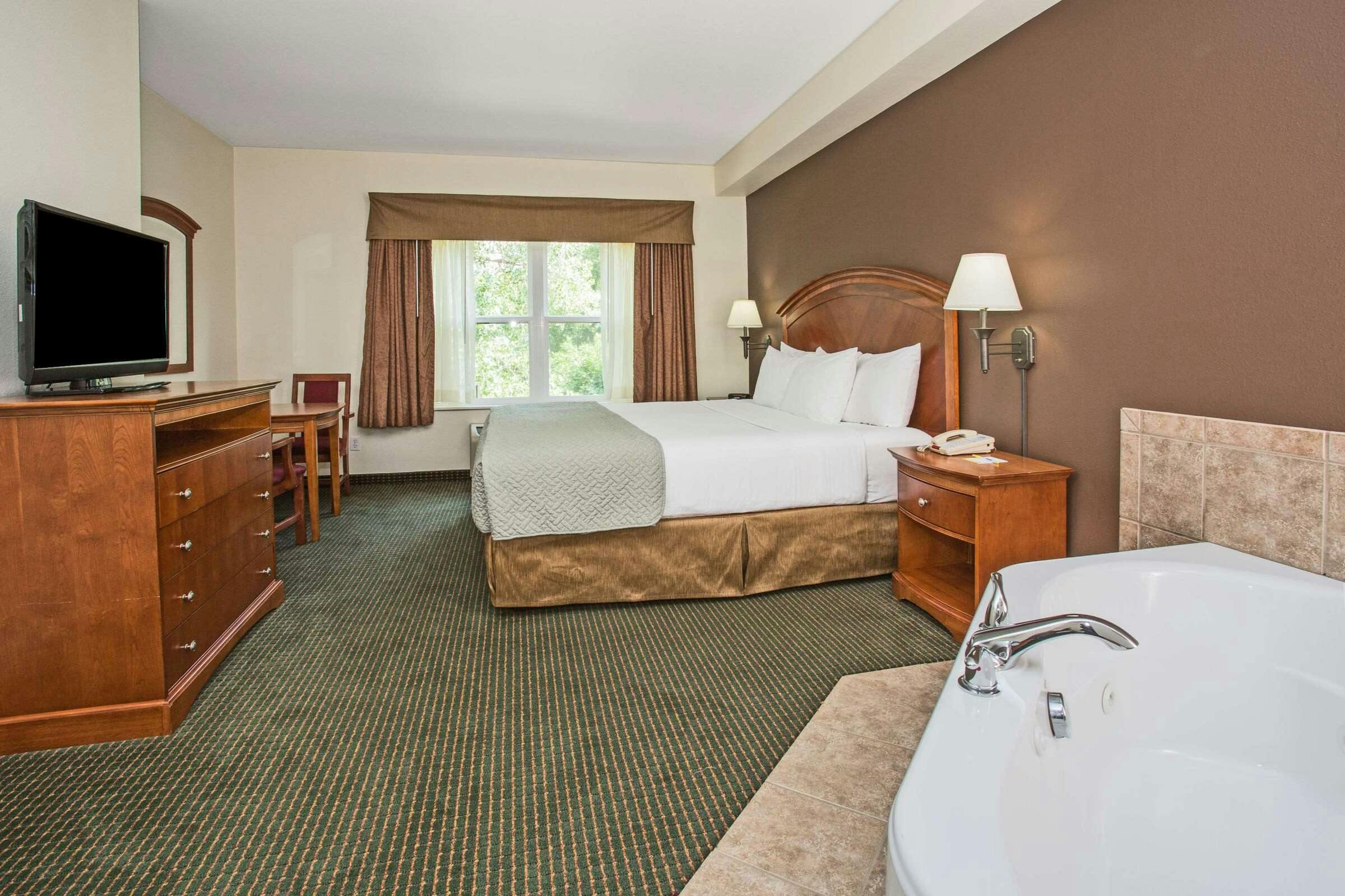 Hotel Days Inn Manitou Springs photo 3