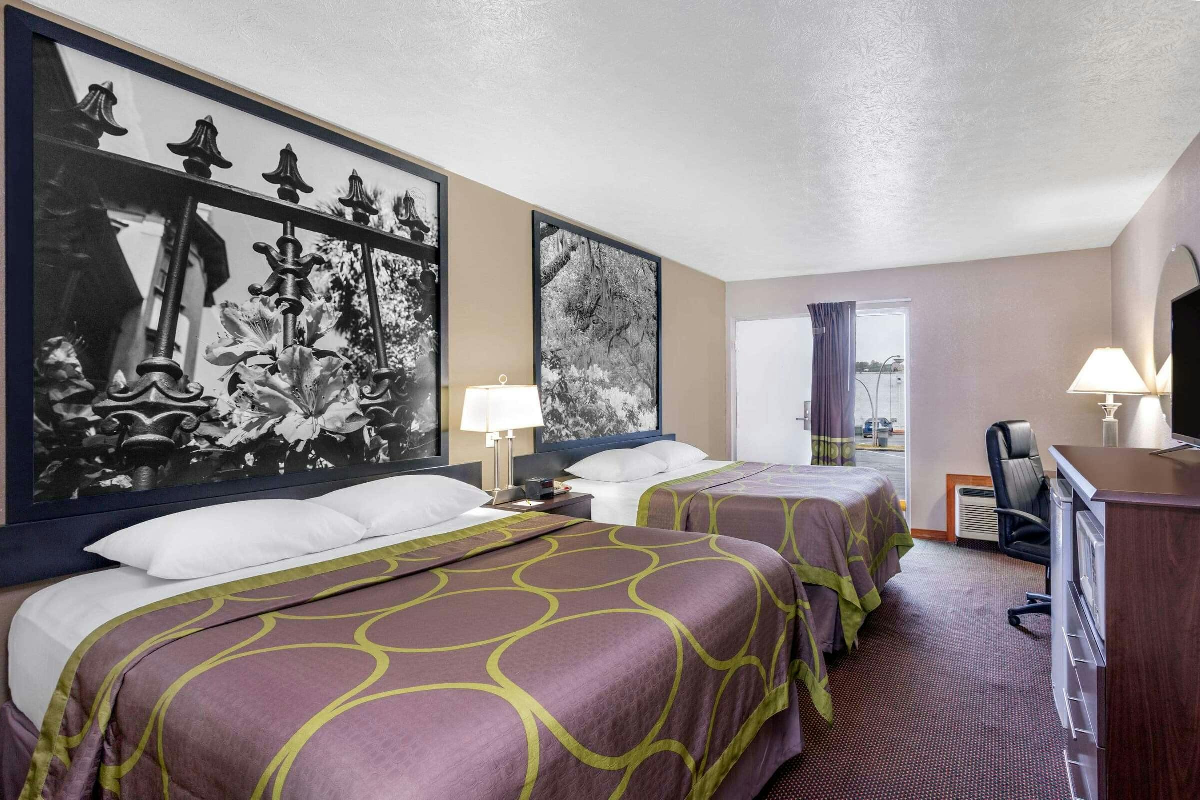 Hotel Super 8 Locust Grove photo 1