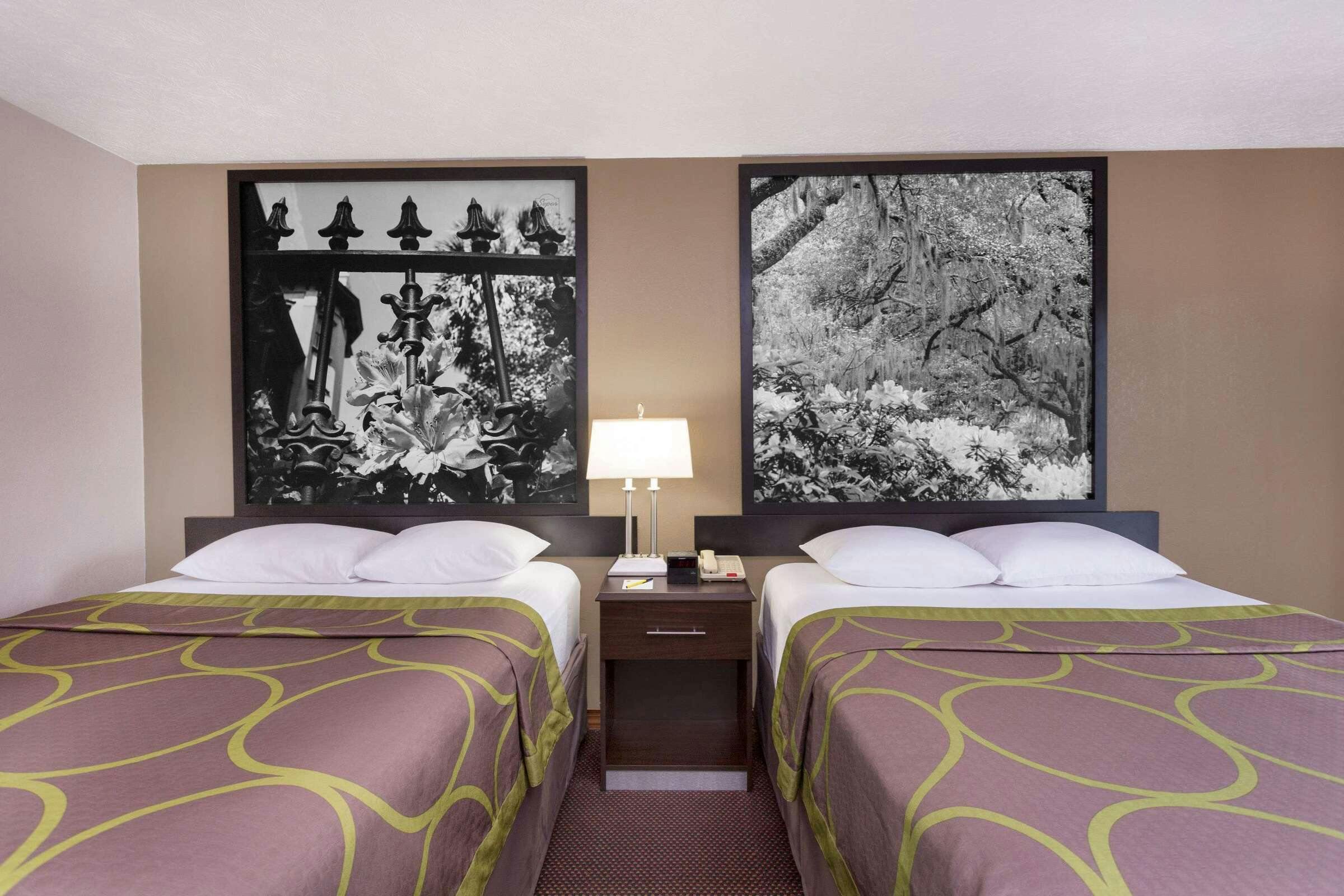 Hotel Super 8 Locust Grove photo 3