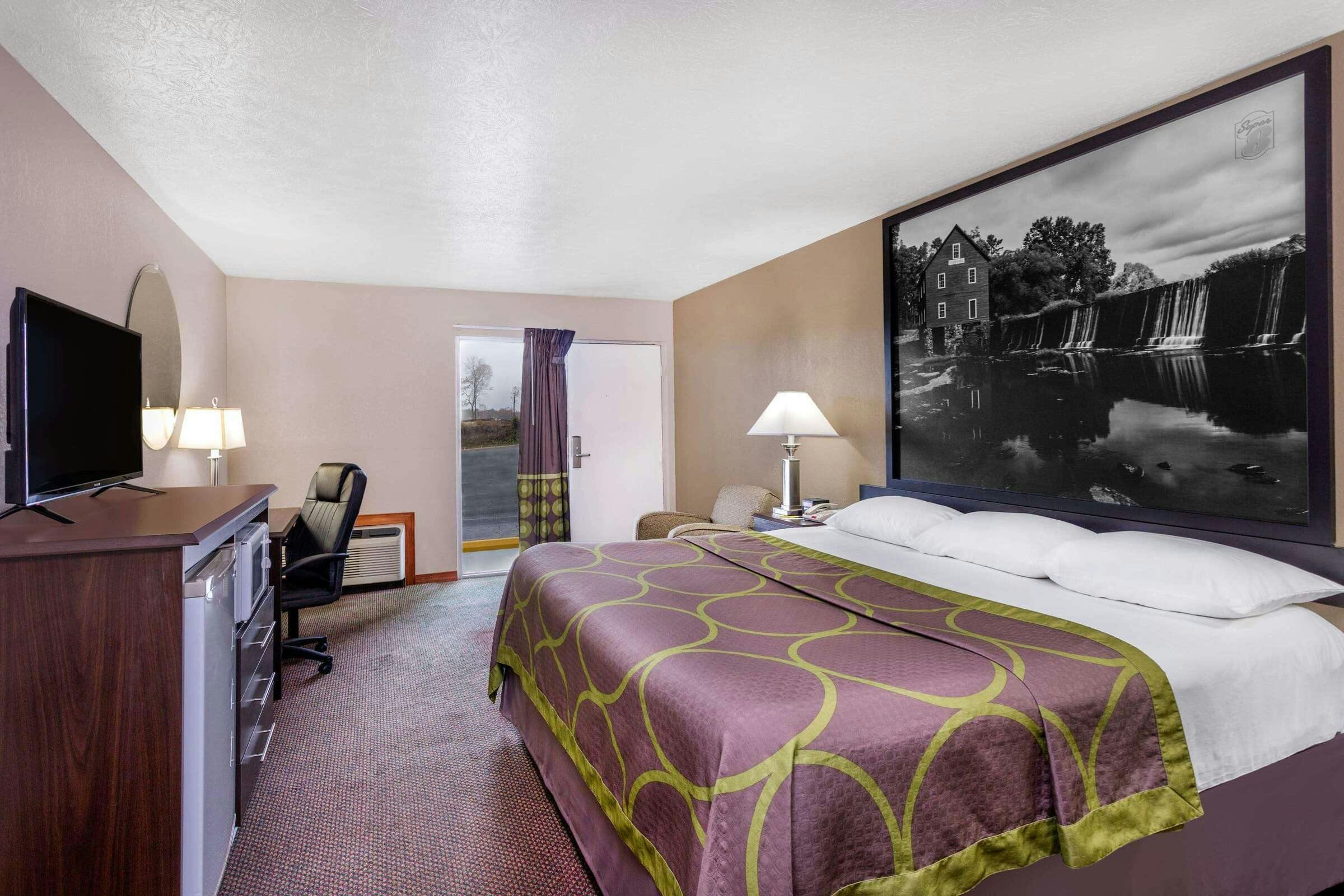 Hotel Super 8 Locust Grove photo 5