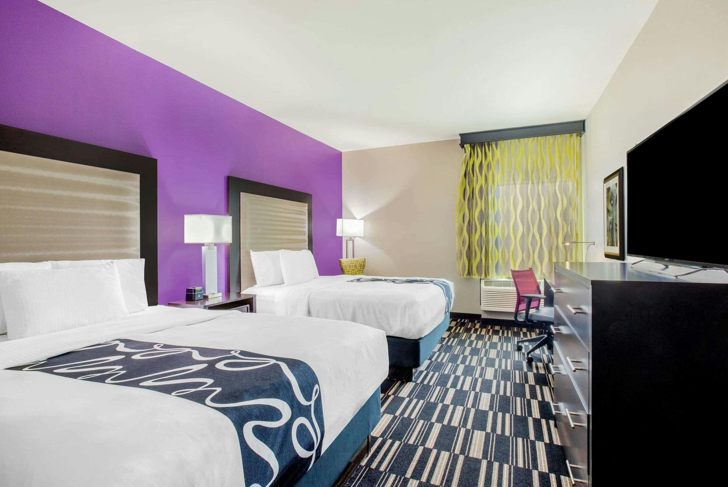 Hotel La Quinta Inn & Suites by Wyndham McAllen Convention Center photo 1