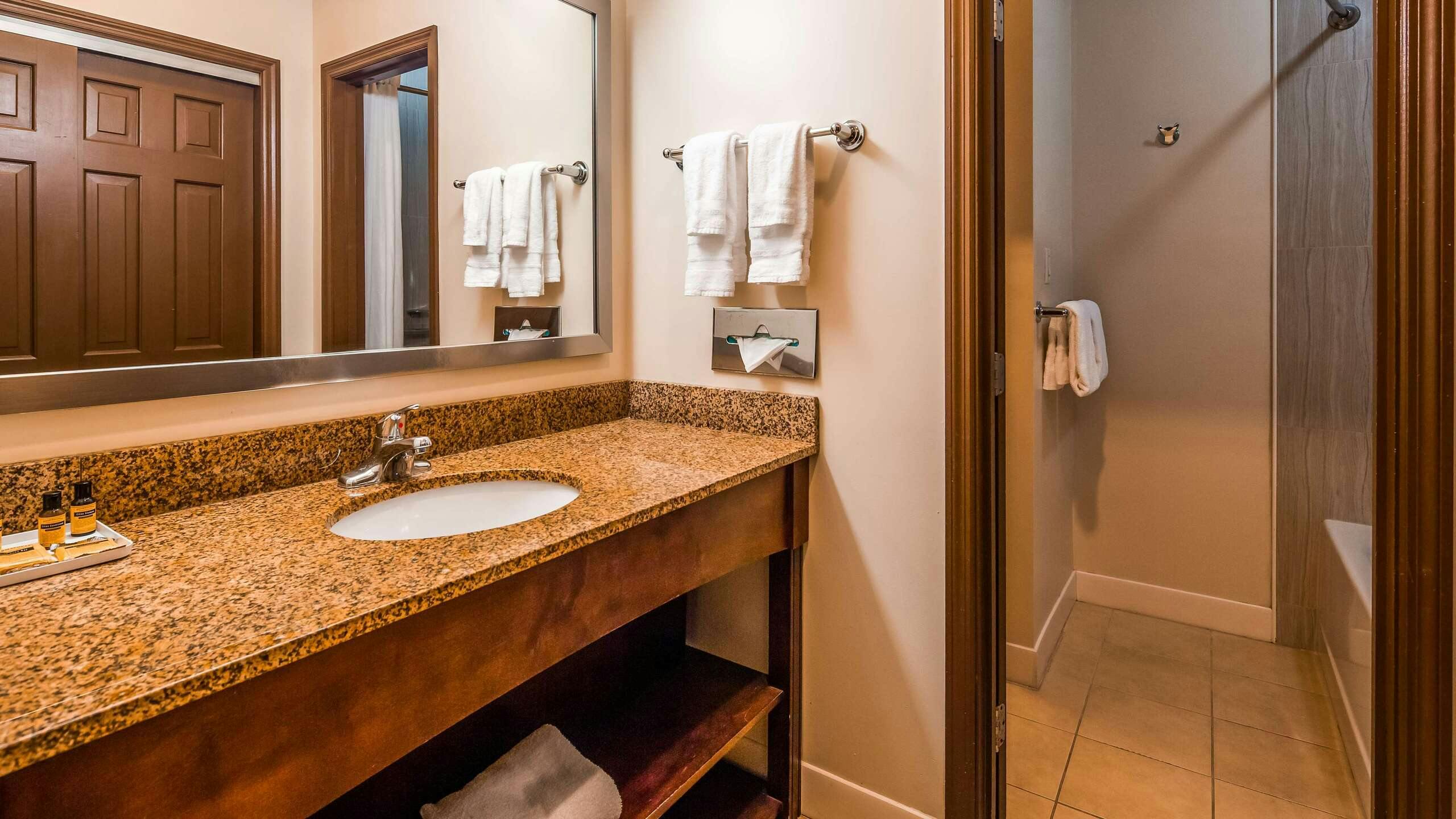 Hotel Best Western Plus The Inn & Suites At The Falls photo 5