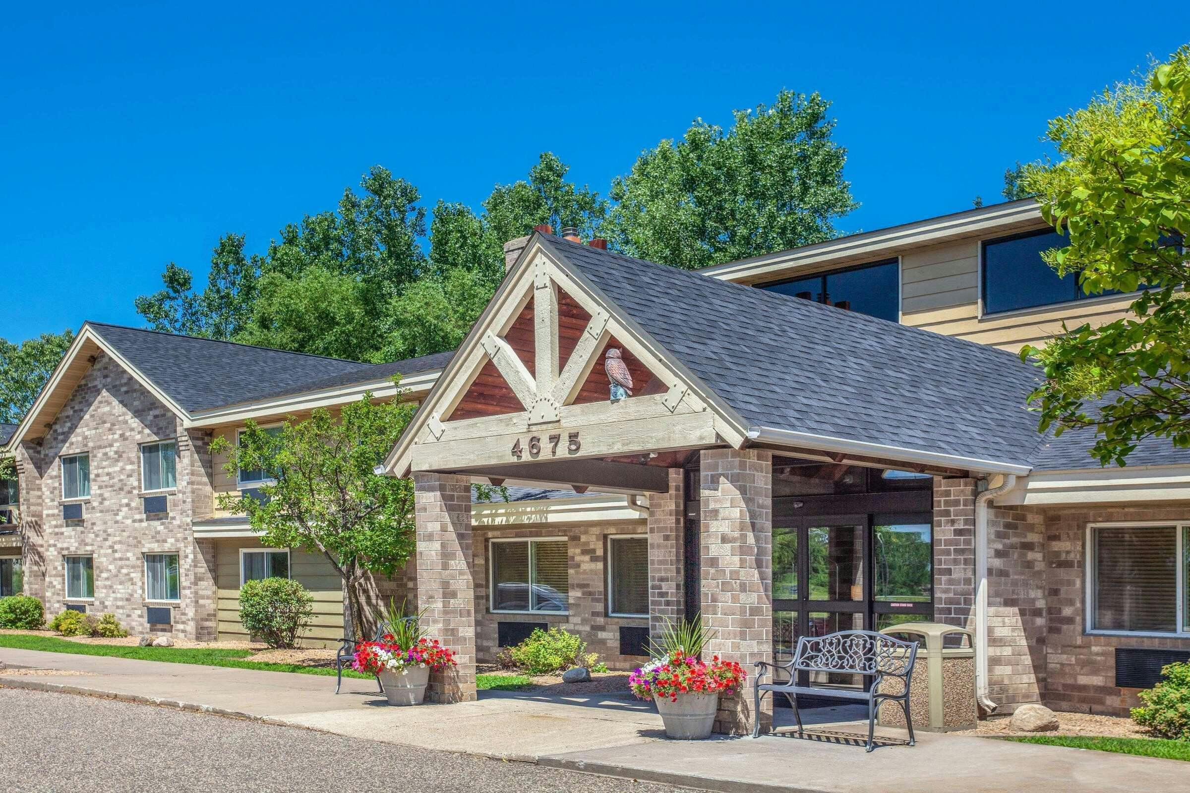 AmericInn by Wyndham White Bear Lake St. Paul