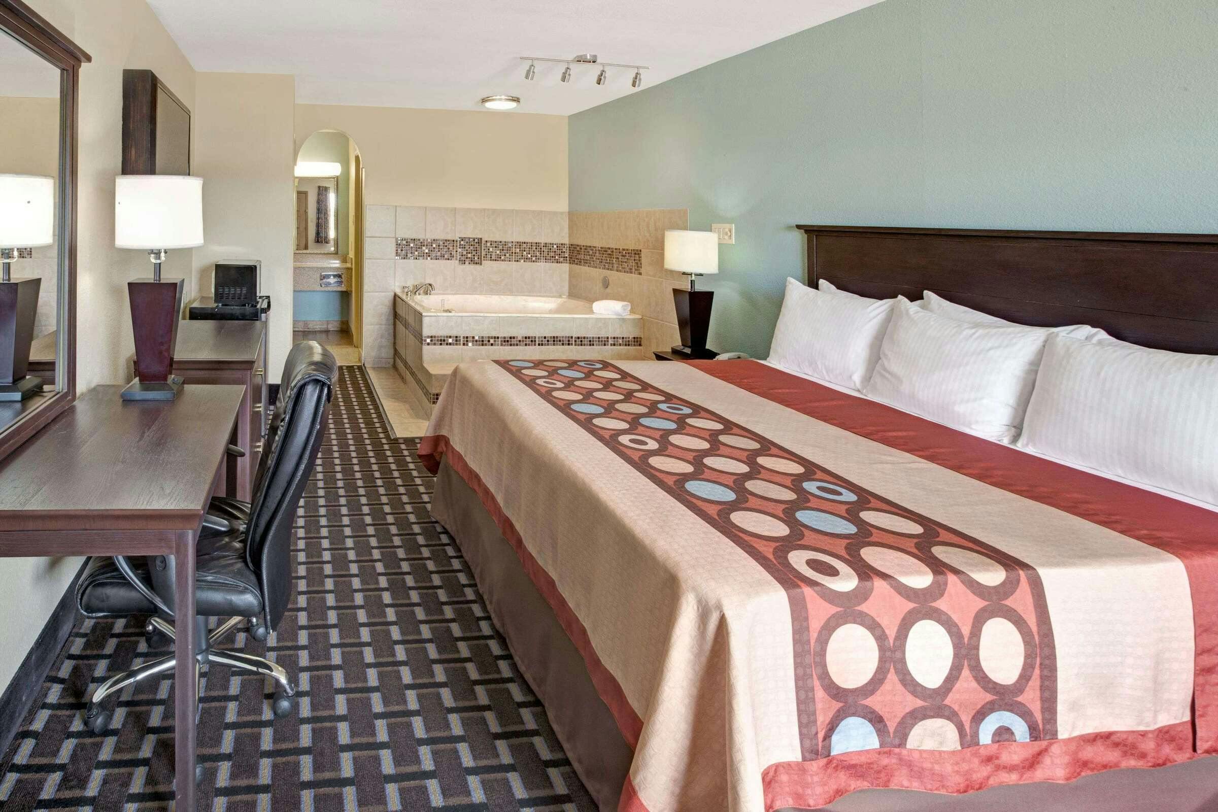 Hotel Super 8 Dallas East Near Fair Park Downtown photo 2