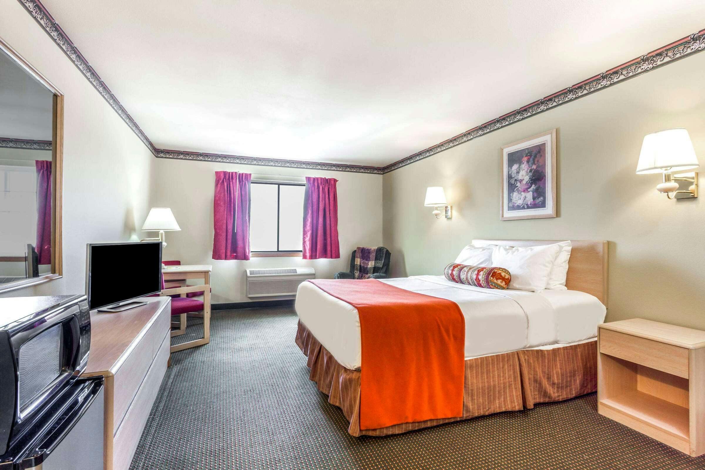 Hotel Days Inn by Wyndham Ellensburg photo 2