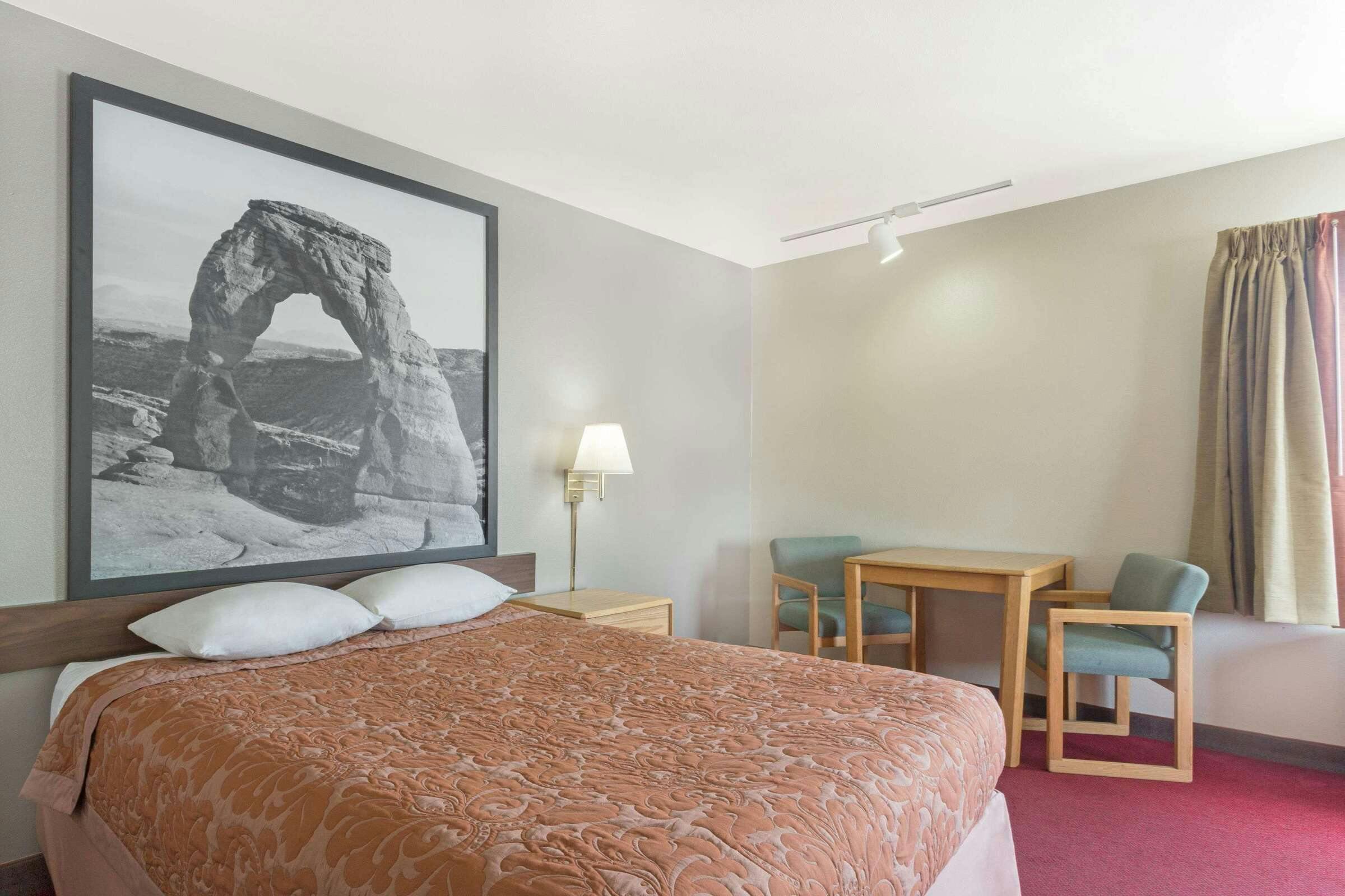 Hotel Super 8 Green River UT photo 2