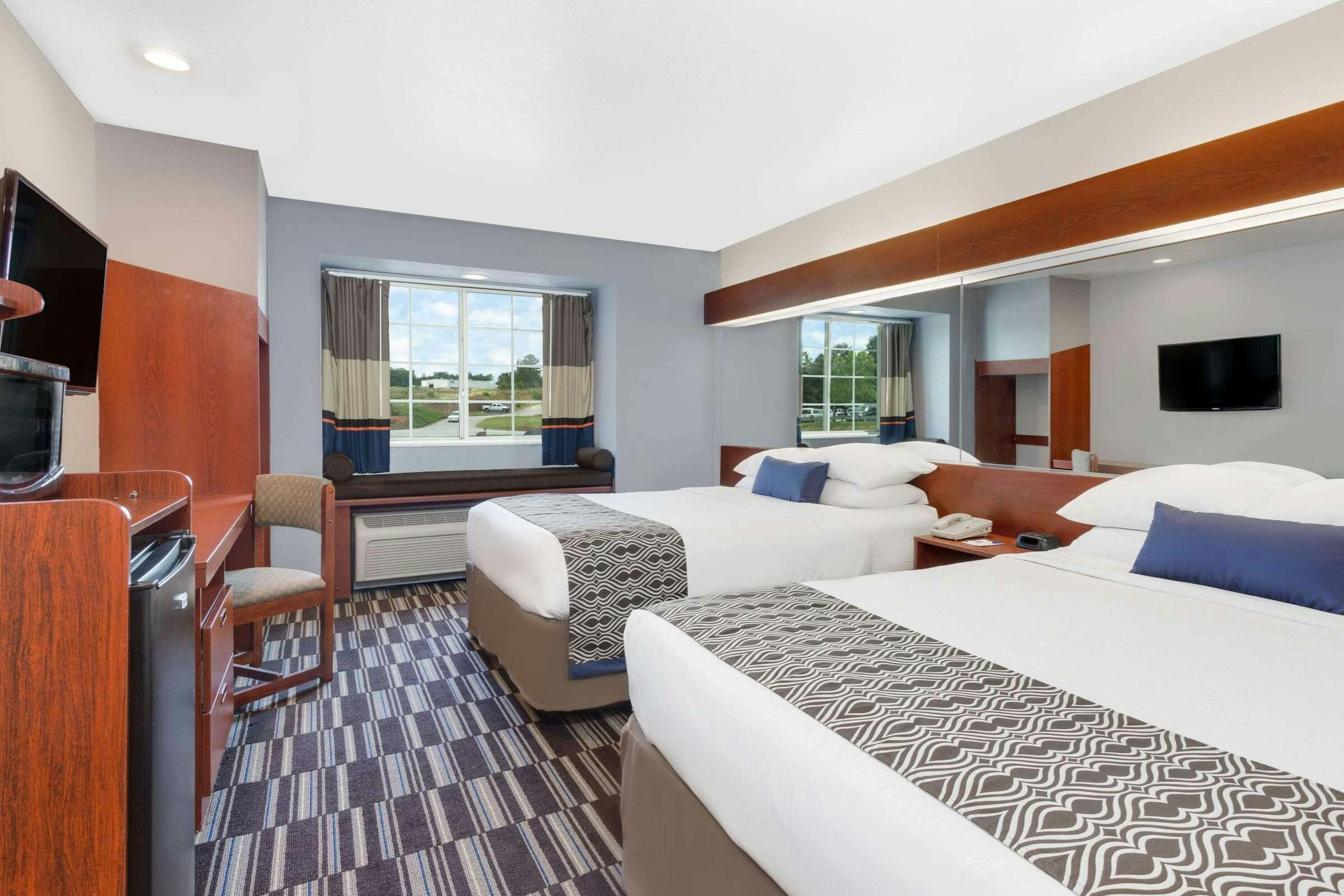 Hotel Microtel Inn & Suites by Wyndham Bremen photo 3