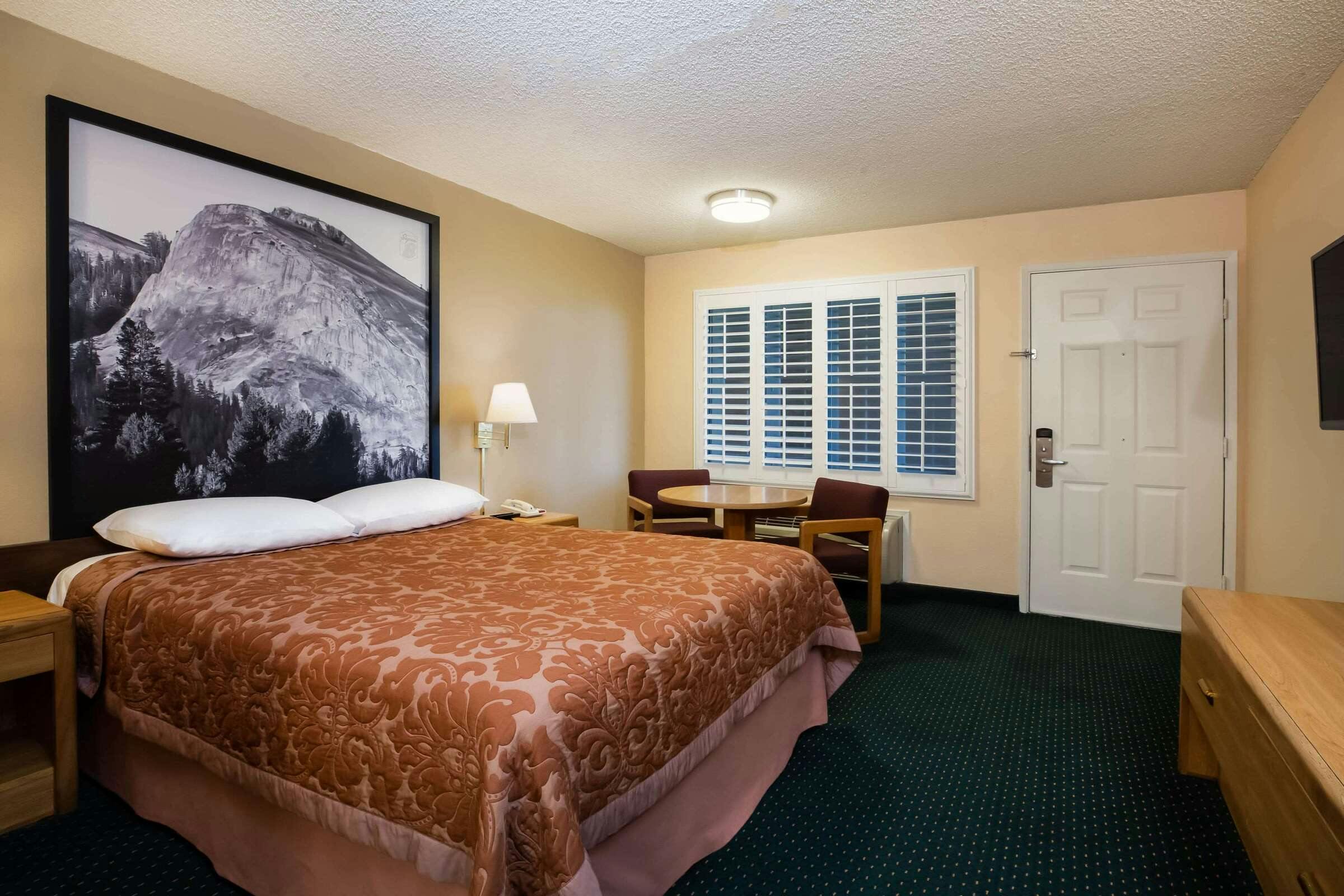 Hotel Super 8 by Wyndham Lindsay Olive Tree photo 1