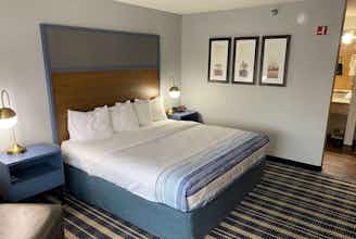 Hotel AmericInn Chanhassen photo 2