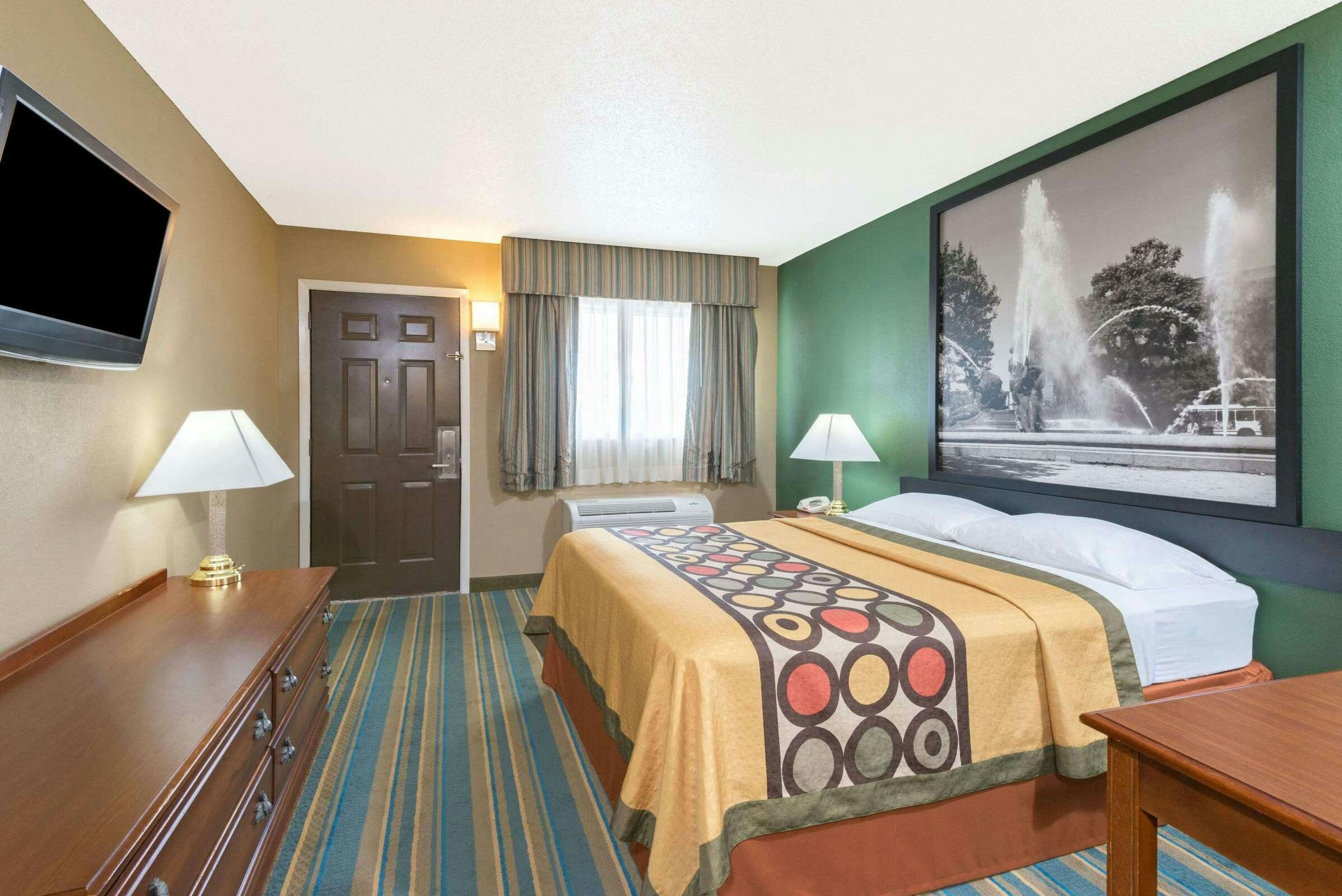 Hotel Super 8 by Wyndham Greencastle photo 1