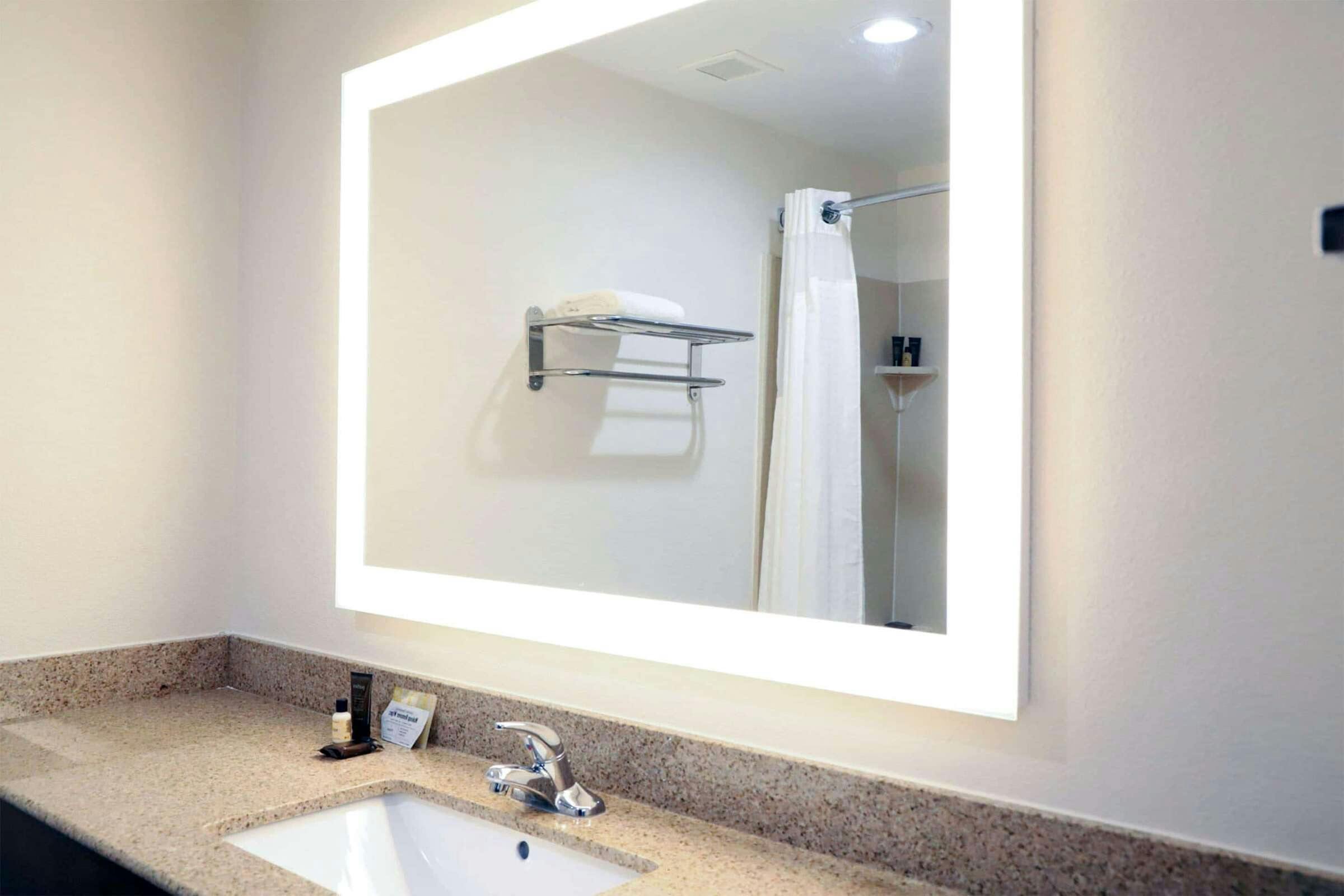 Hotel Wingate by Wyndham Jackson/Ridgeland photo 5