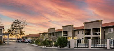 Best Western Plus Lake Front Hotel