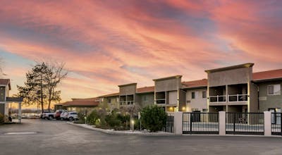 Best Western Plus Lake Front Hotel