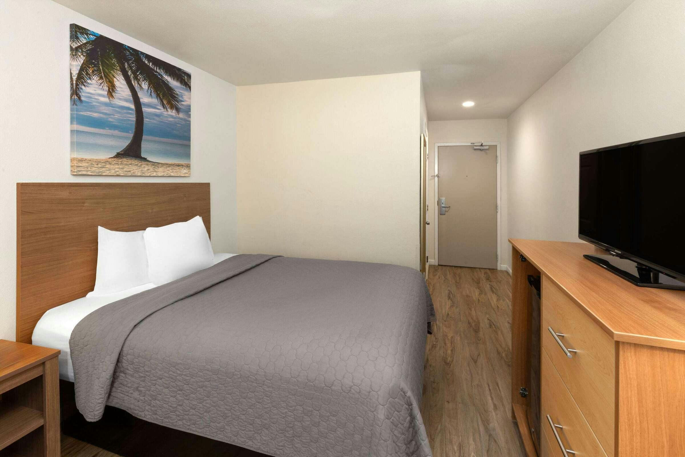 Hotel Days Inn by Wyndham Biloxi Beach photo 3