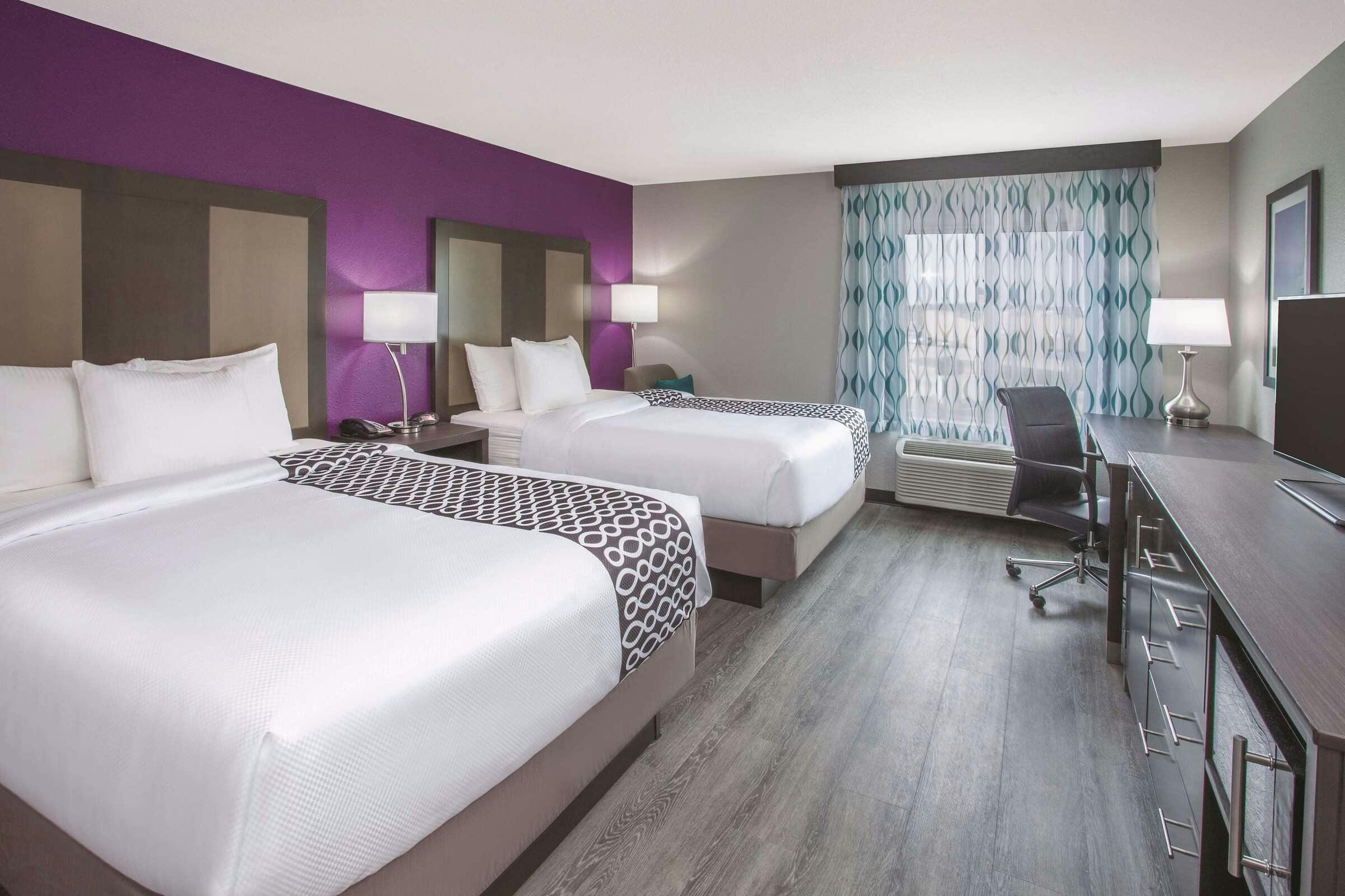 Hotel La Quinta Inn & Suites by Wyndham Effingham photo 1