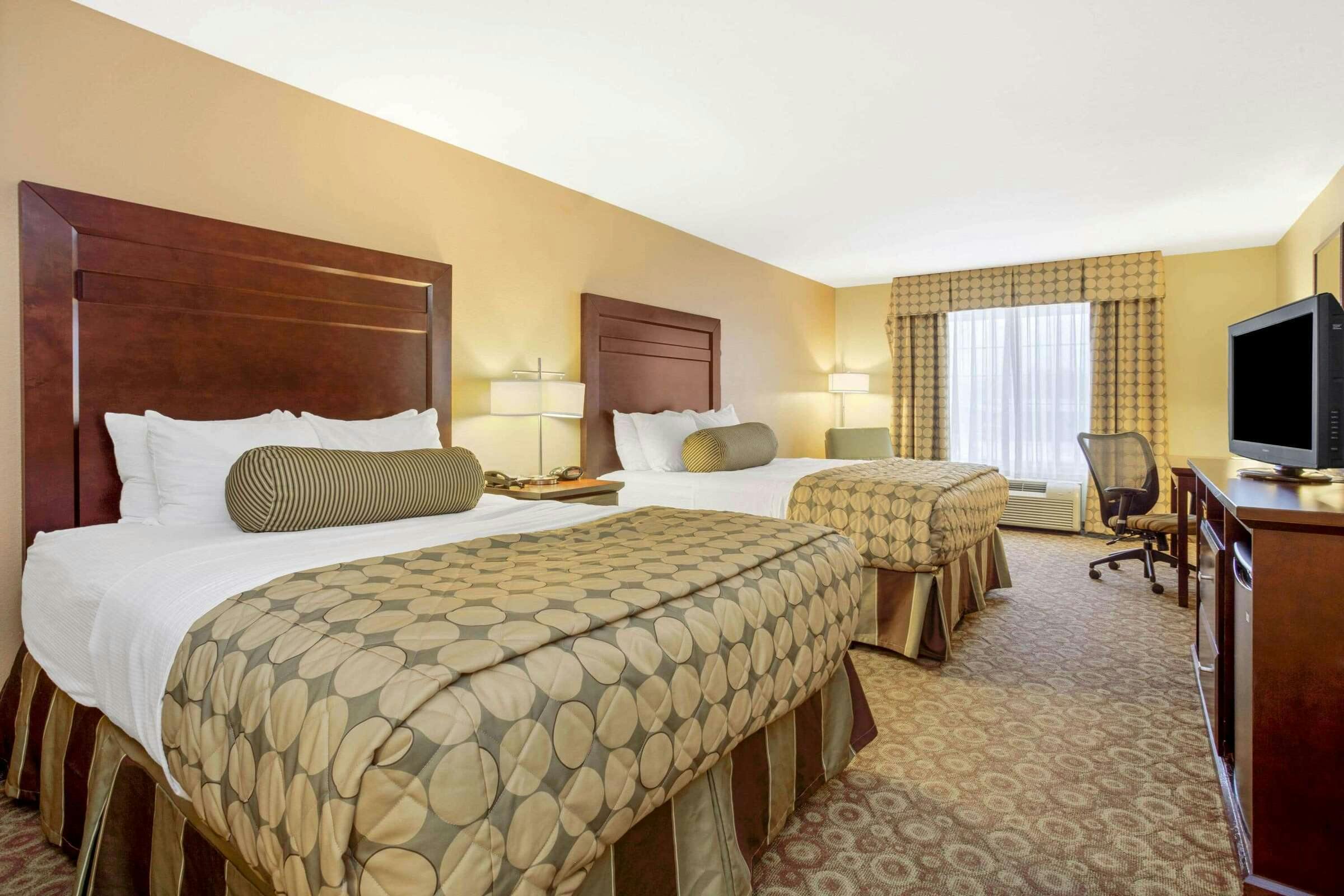 Hotel Dickinson La Quinta Inn Ste photo 5