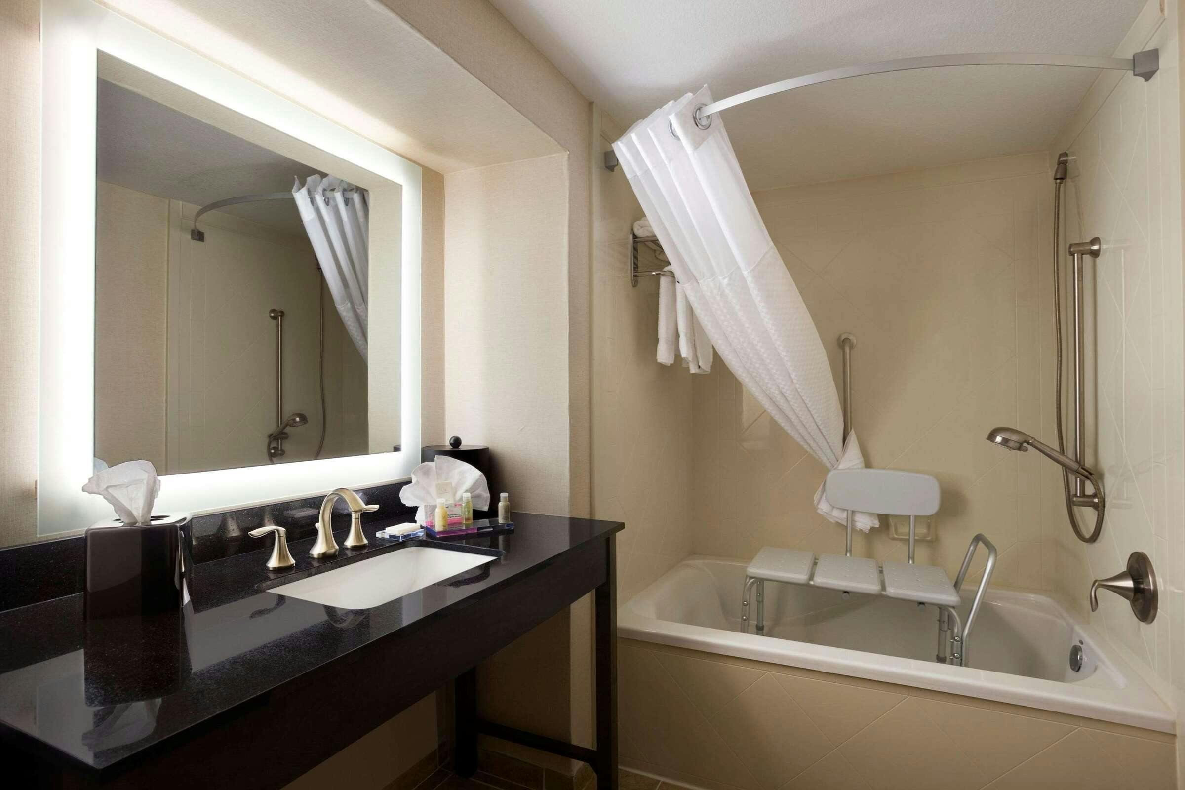 Hotel Wingate by Wyndham Seminole photo 4