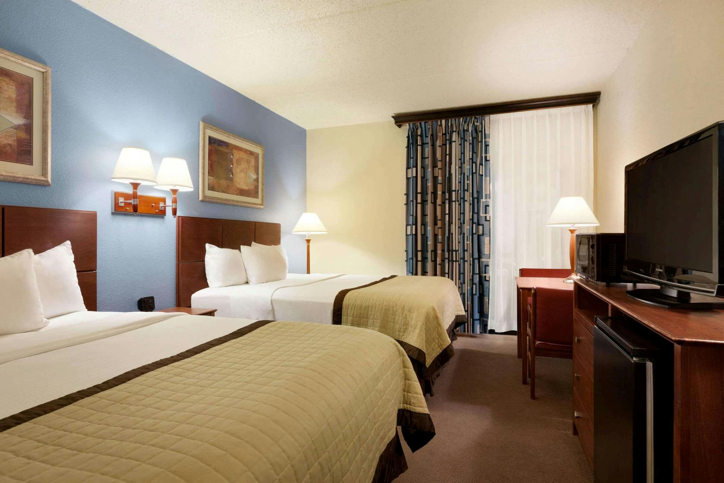 Hotel Ramada by Wyndham Fargo photo 1