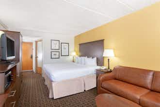 Hotel AmericInn MadisonW photo 1