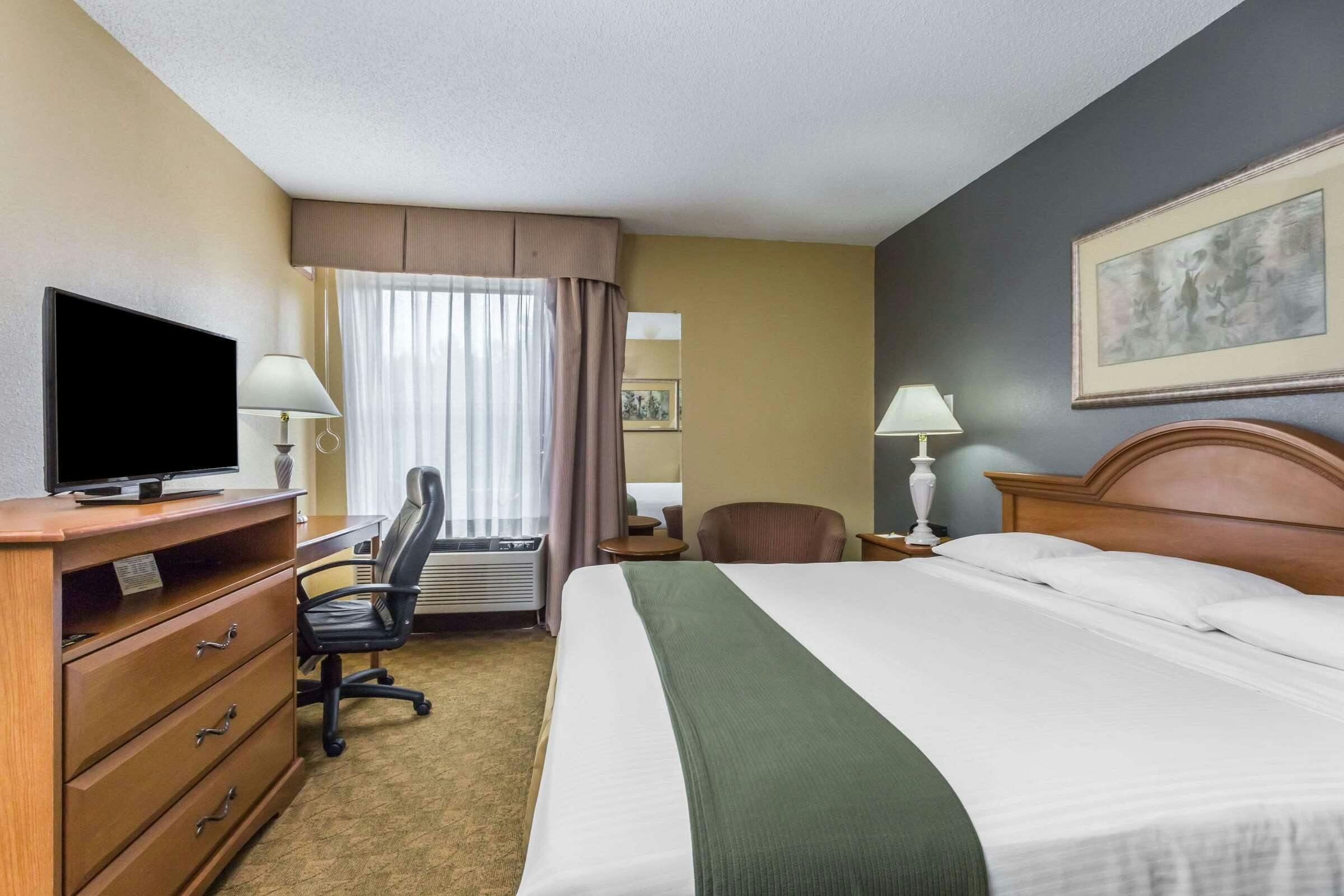 Hotel Days Inn by Wyndham Selma photo 5