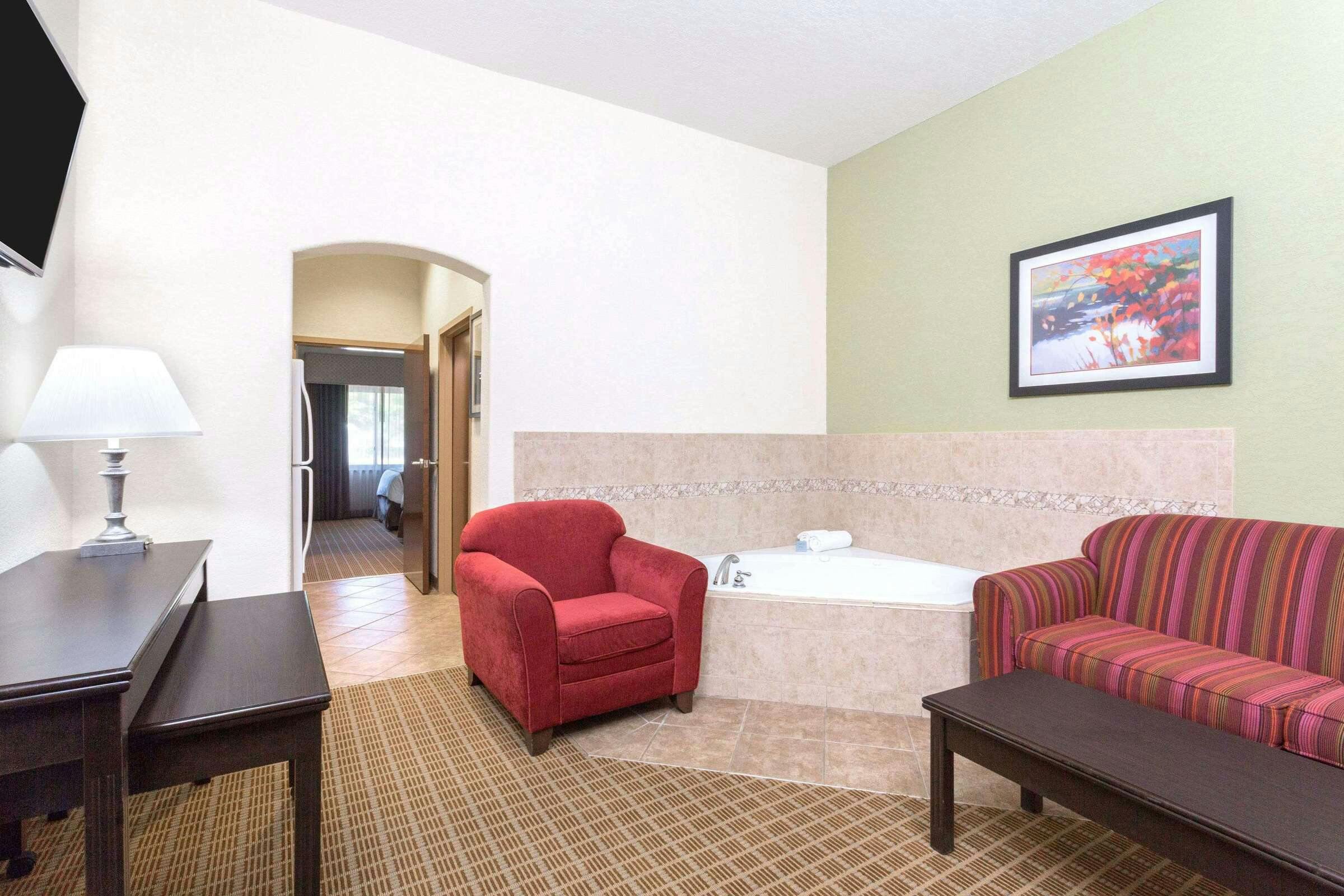 Hotel Hawthorn Extended Stay by Wyndham Kingsland photo 5