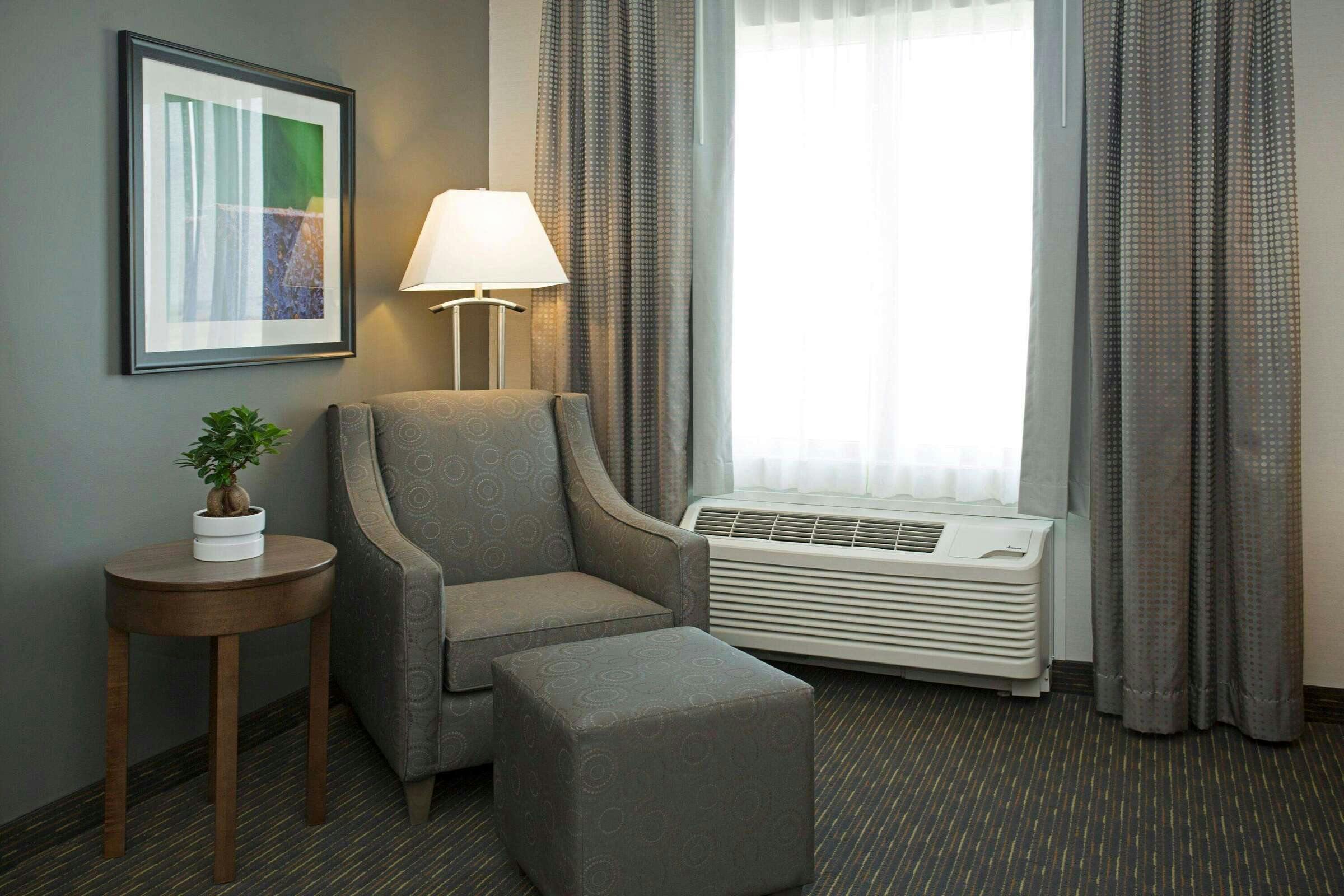 Hotel Wingate Calgary Airport photo 4