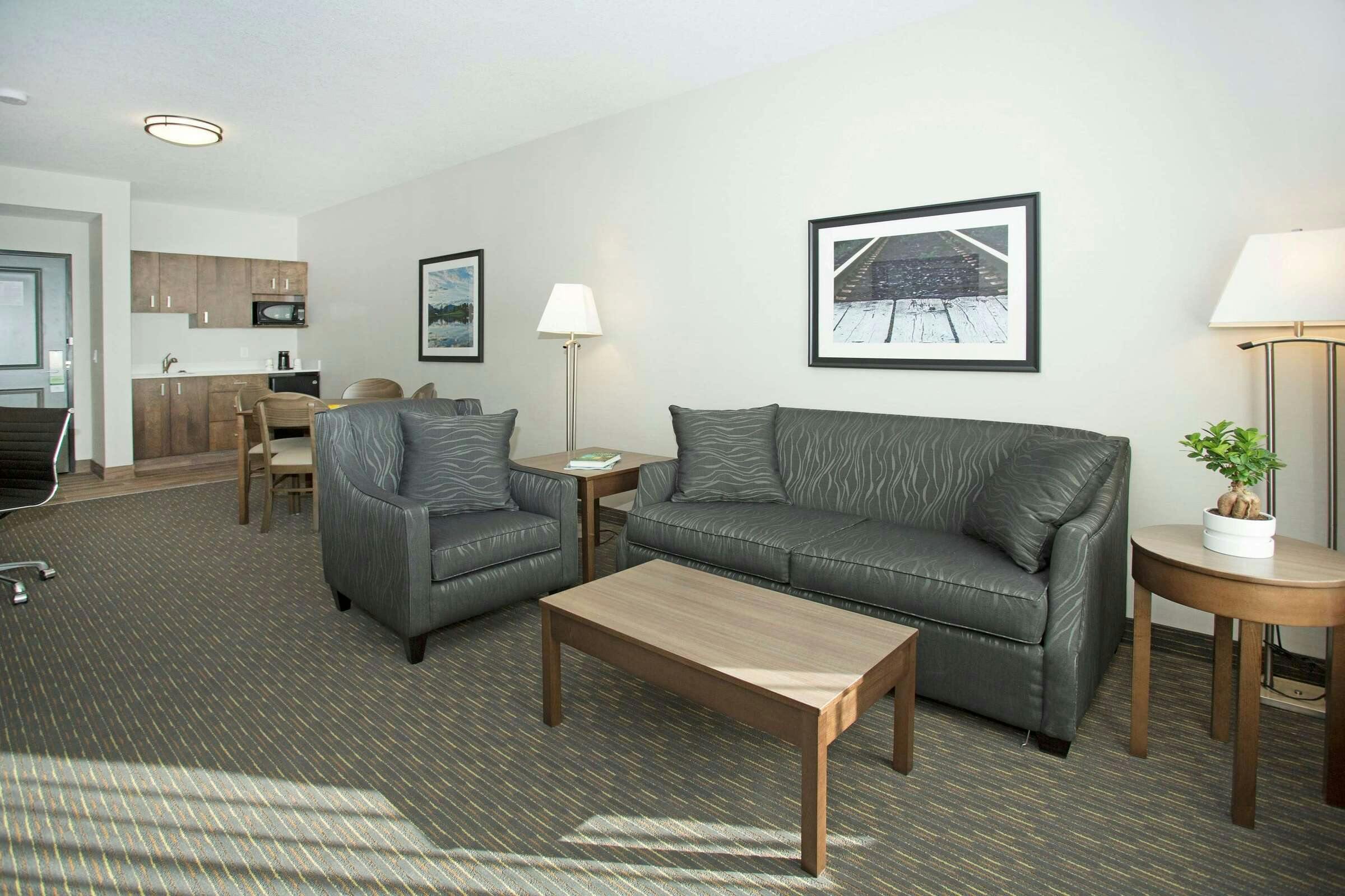 Hotel Wingate Calgary Airport photo 5