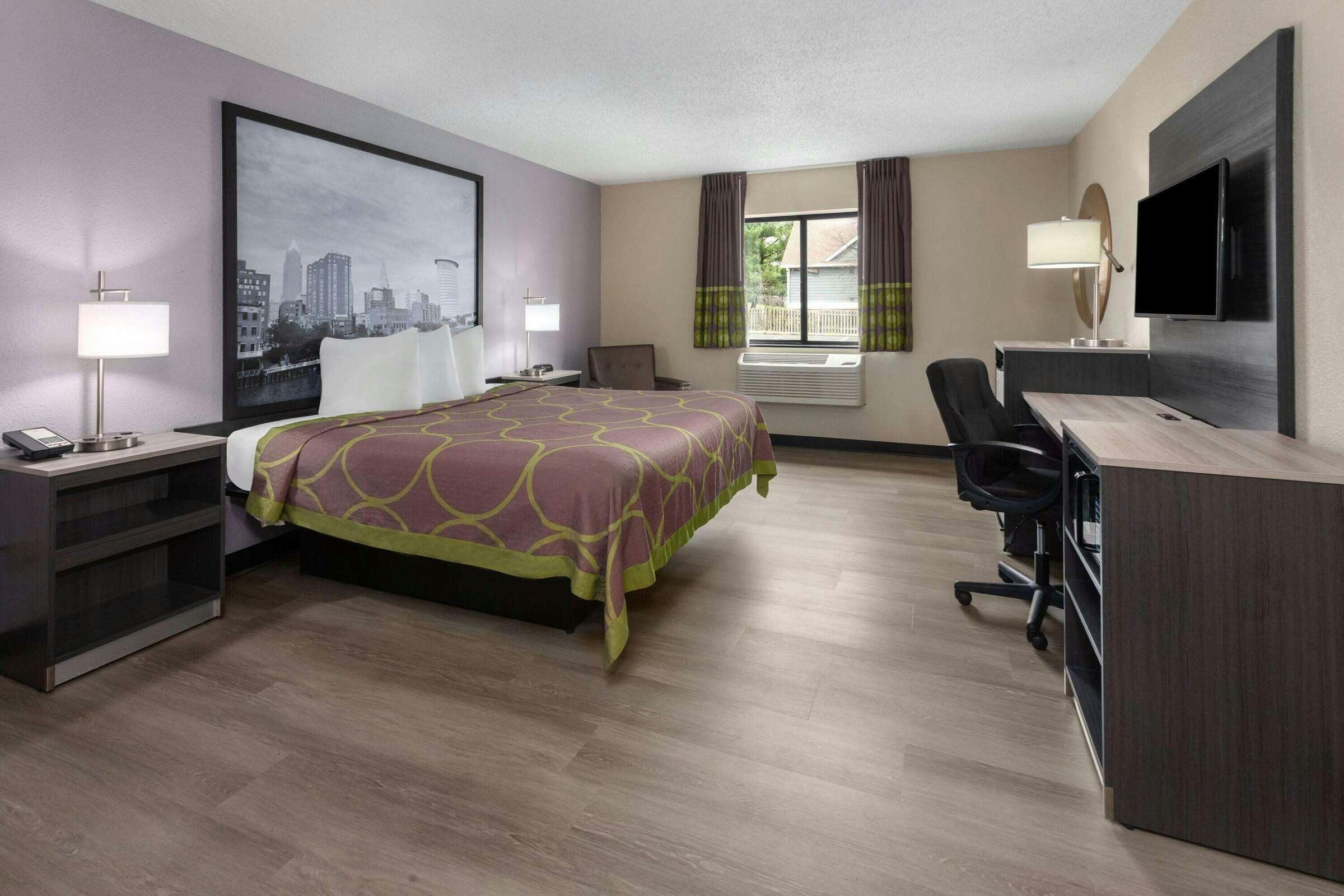 Hotel Super 8 by Wyndham Copley Akron photo 1