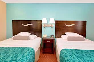 Hotel Howard Johnson Waterloo/Cedar photo 2