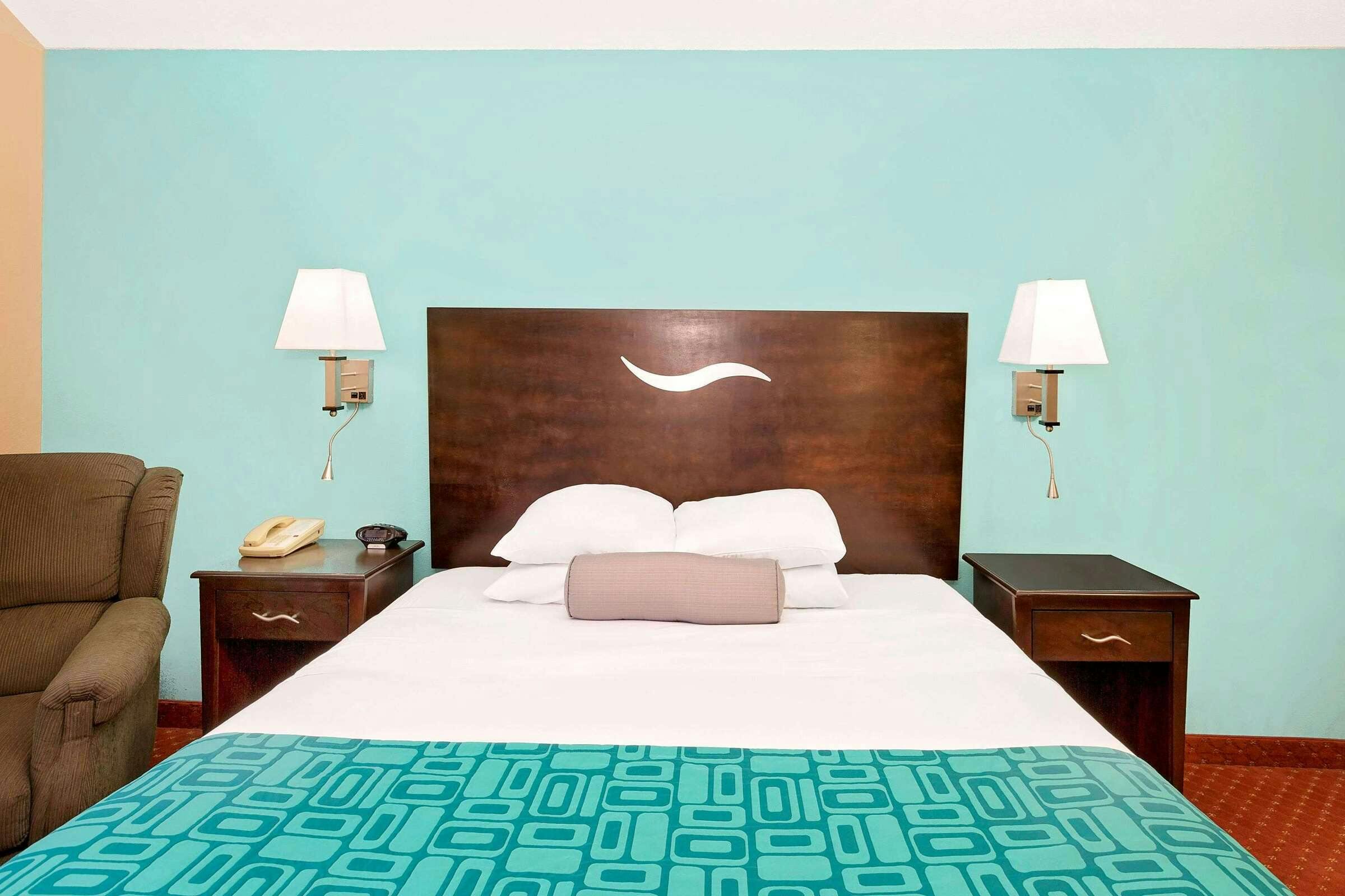 Hotel Howard Johnson Waterloo/Cedar photo 3