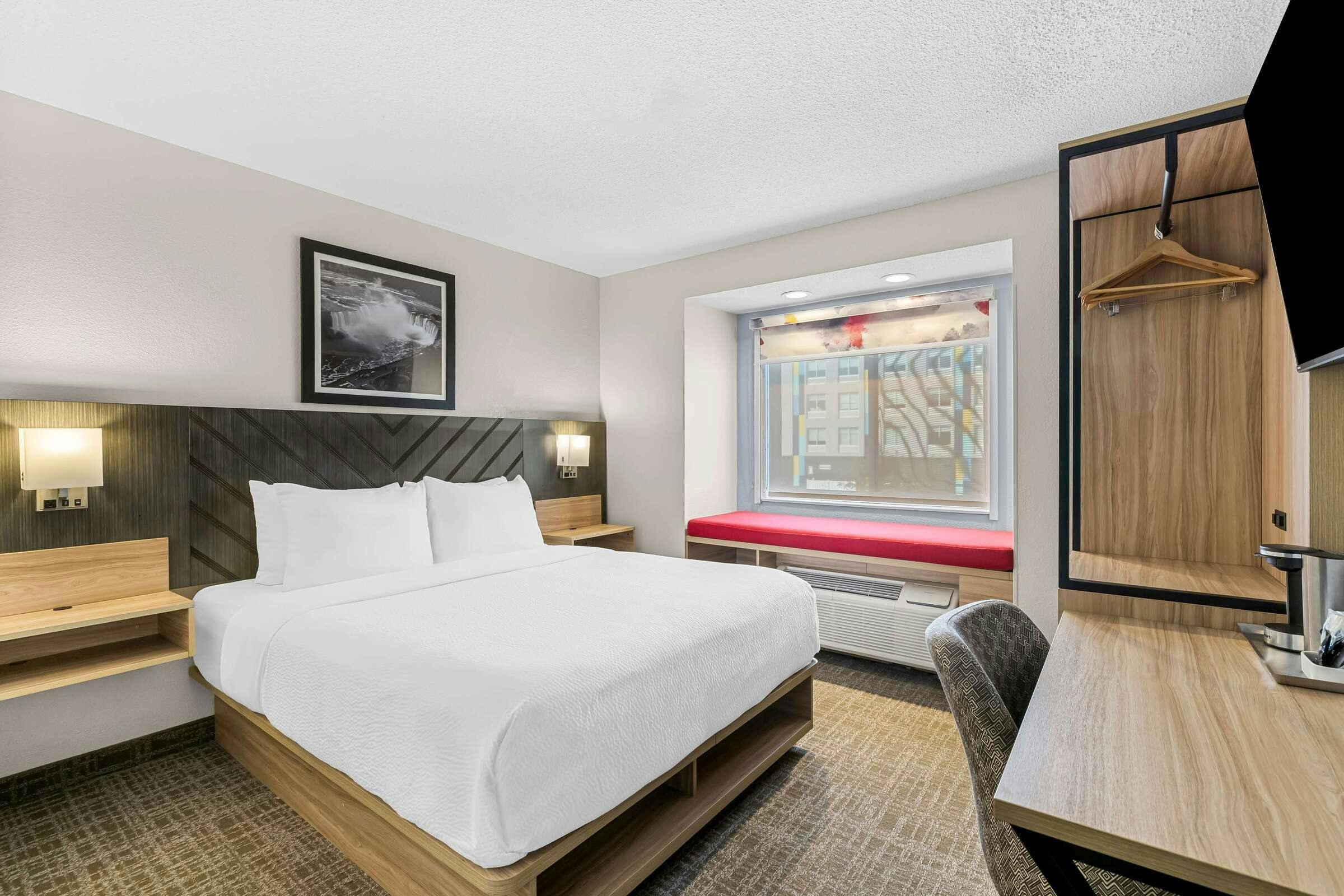 Hotel Eva Hotel Buffalo Airport, Bw Signature Collection photo 1