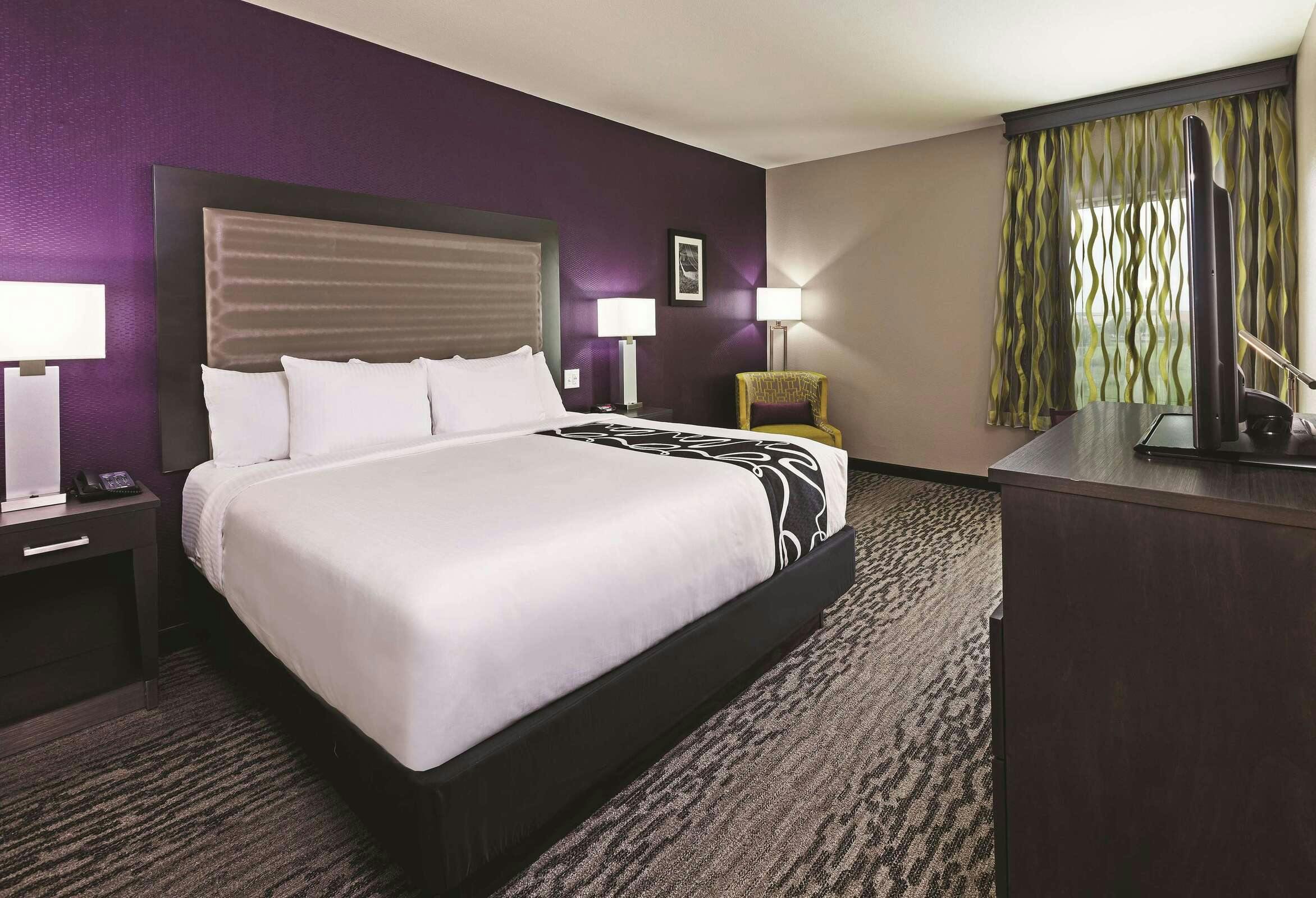 Hotel La Quinta Inn & Suites by Wyndham College Station South photo 1